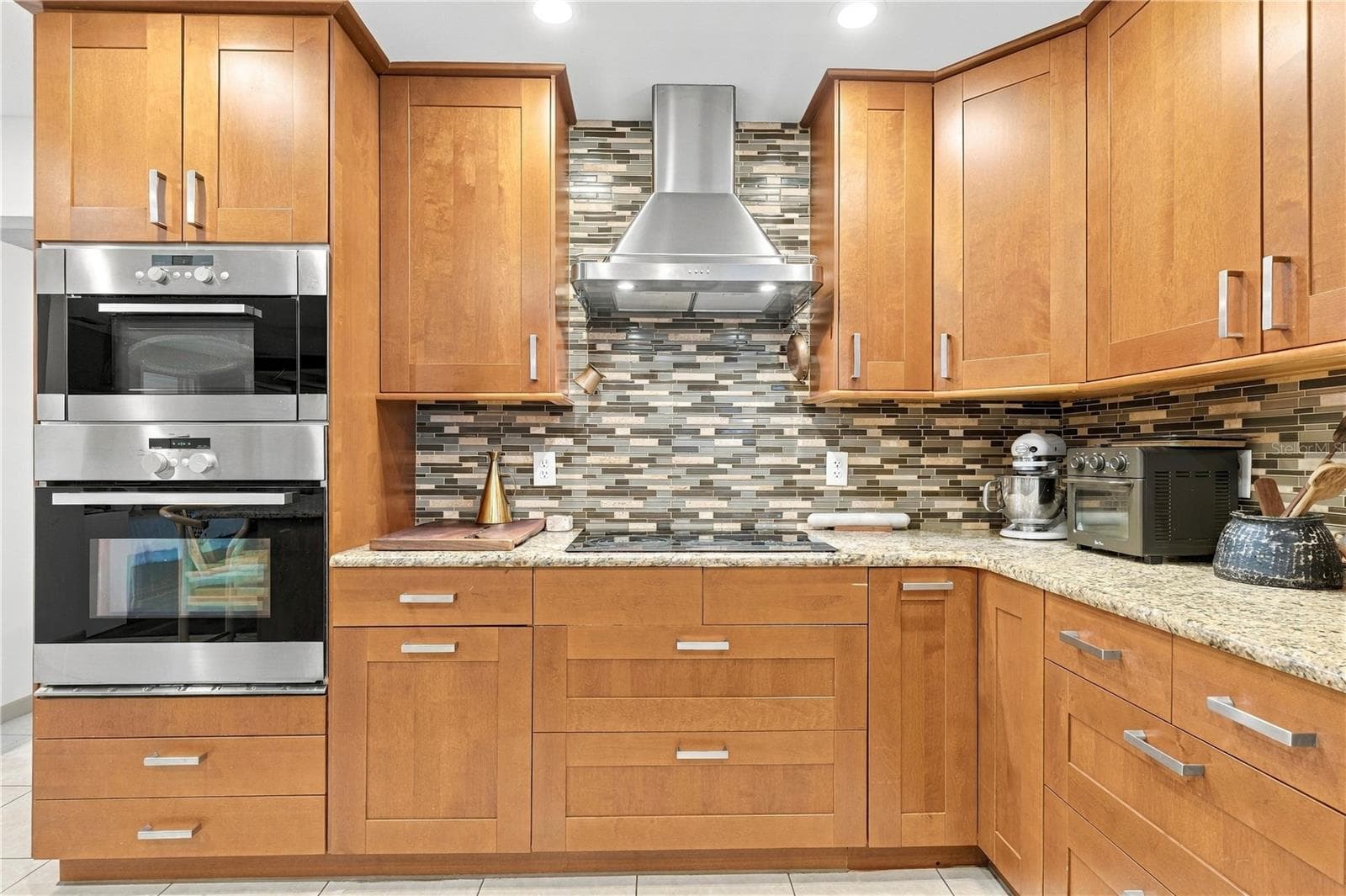 Kitchen cooktop and built in oven and microwave - 10211 139TH ST, LARGO