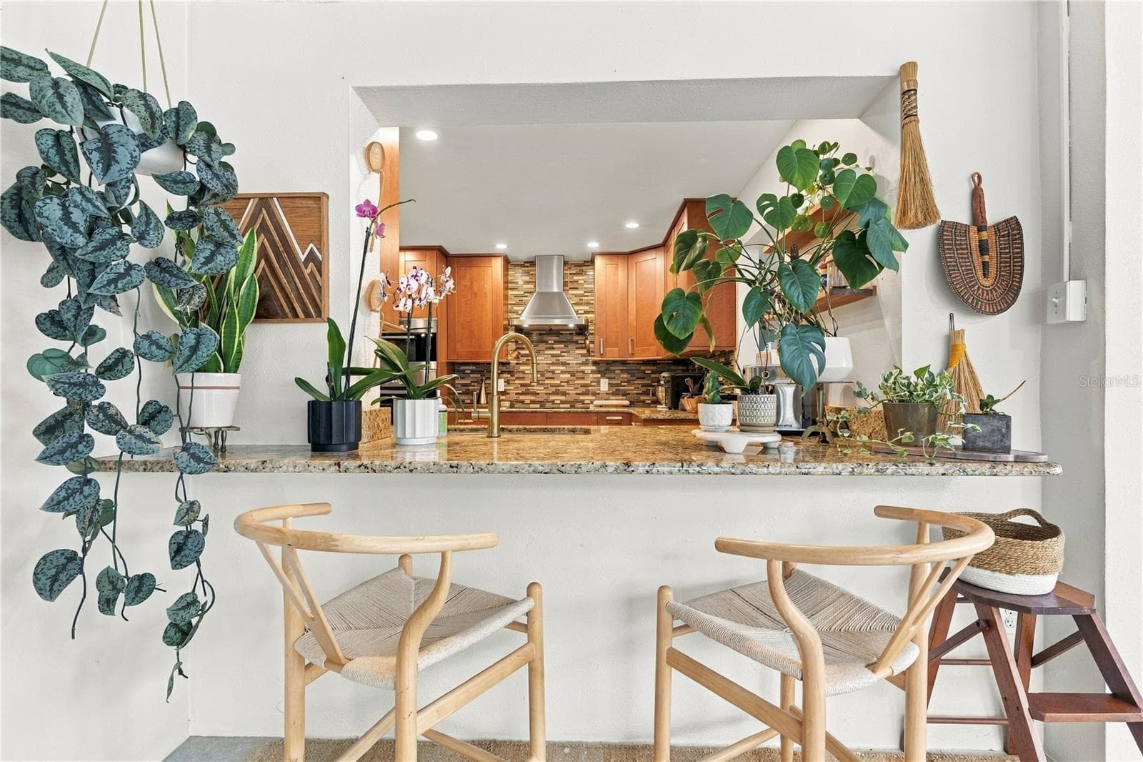 Kitchen breakfast bar in sun room - 10211 139TH ST, LARGO