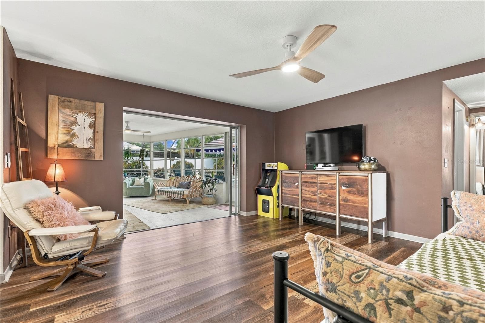 Family room open to sun room - 10211 139TH ST, LARGO