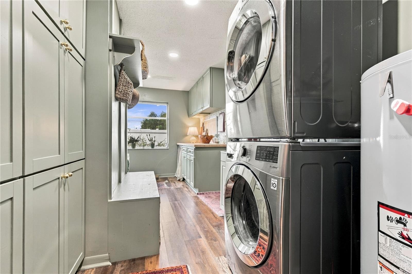 Luxury laundry room - 10211 139TH ST, LARGO