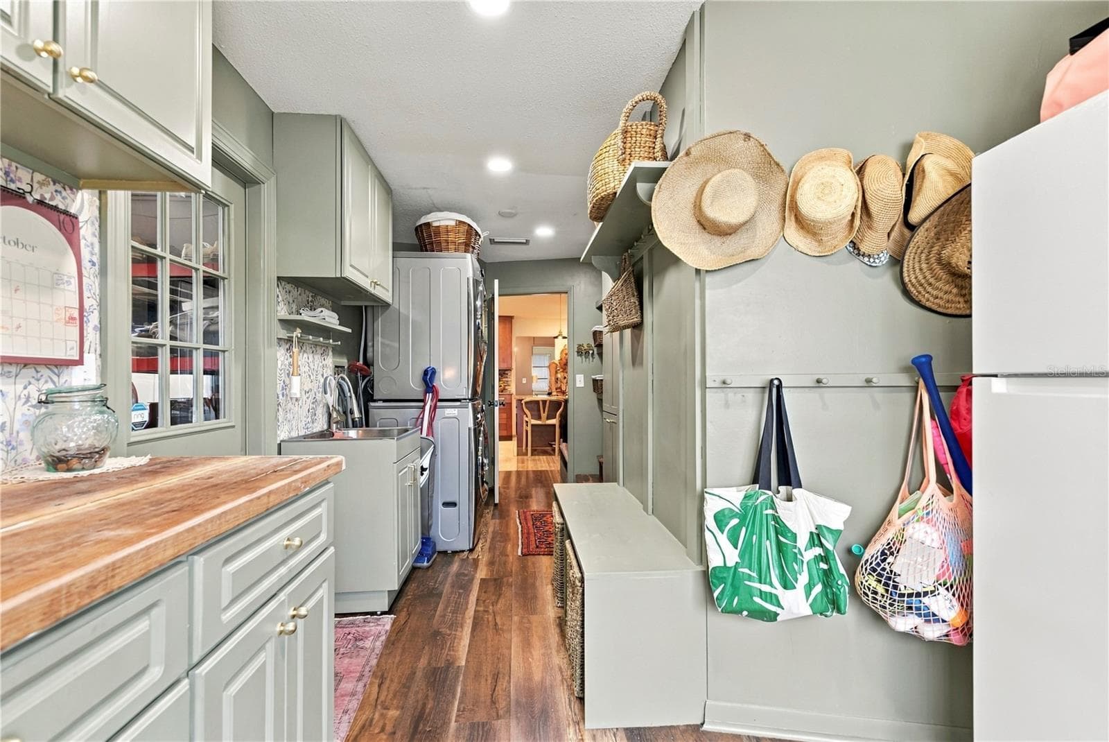 Laundry room/mud room storage and counterspace - 10211 139TH ST, LARGO