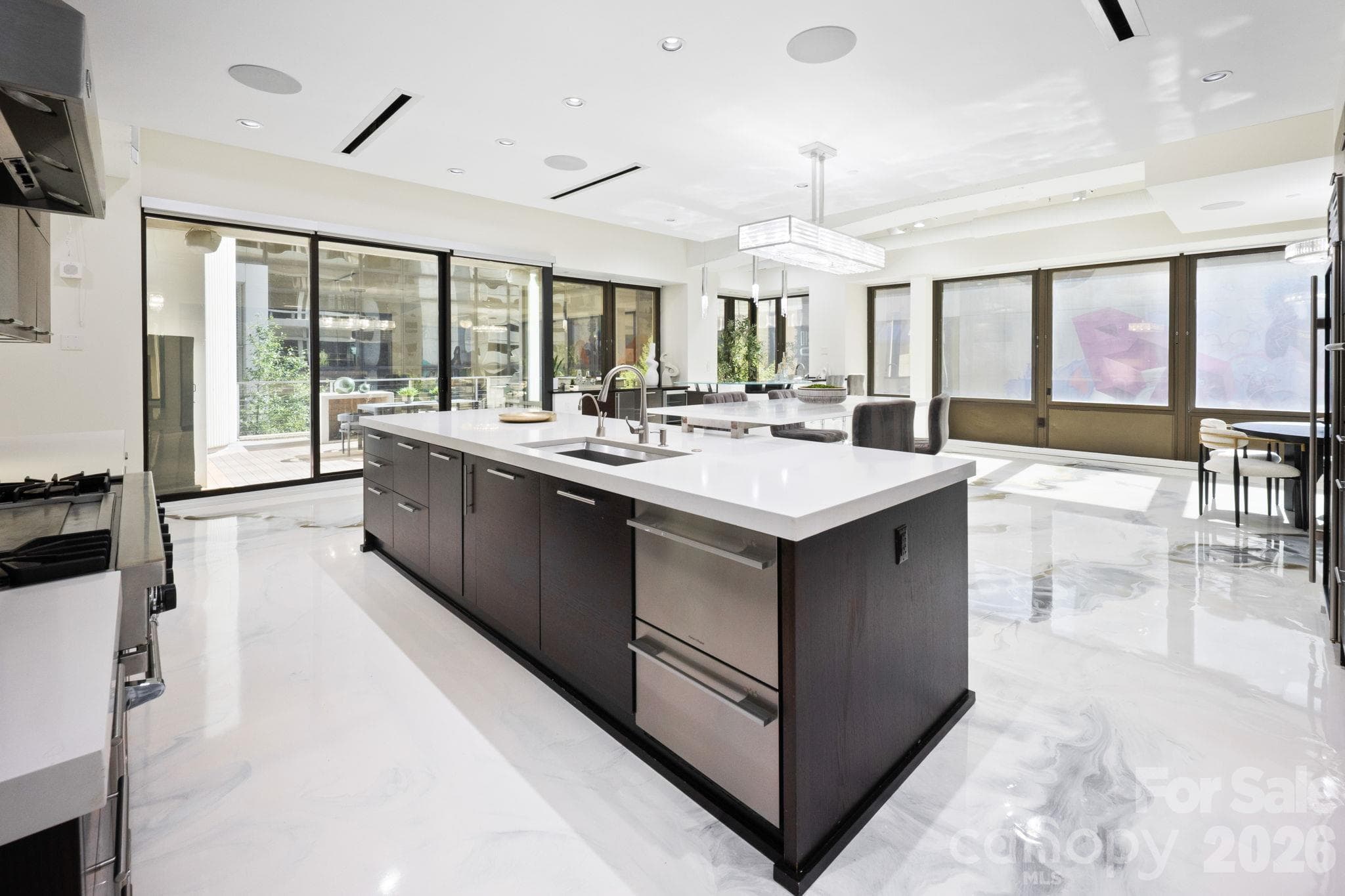 Condominium at 139 Tryon Street, Charlotte, photo 3 of 41