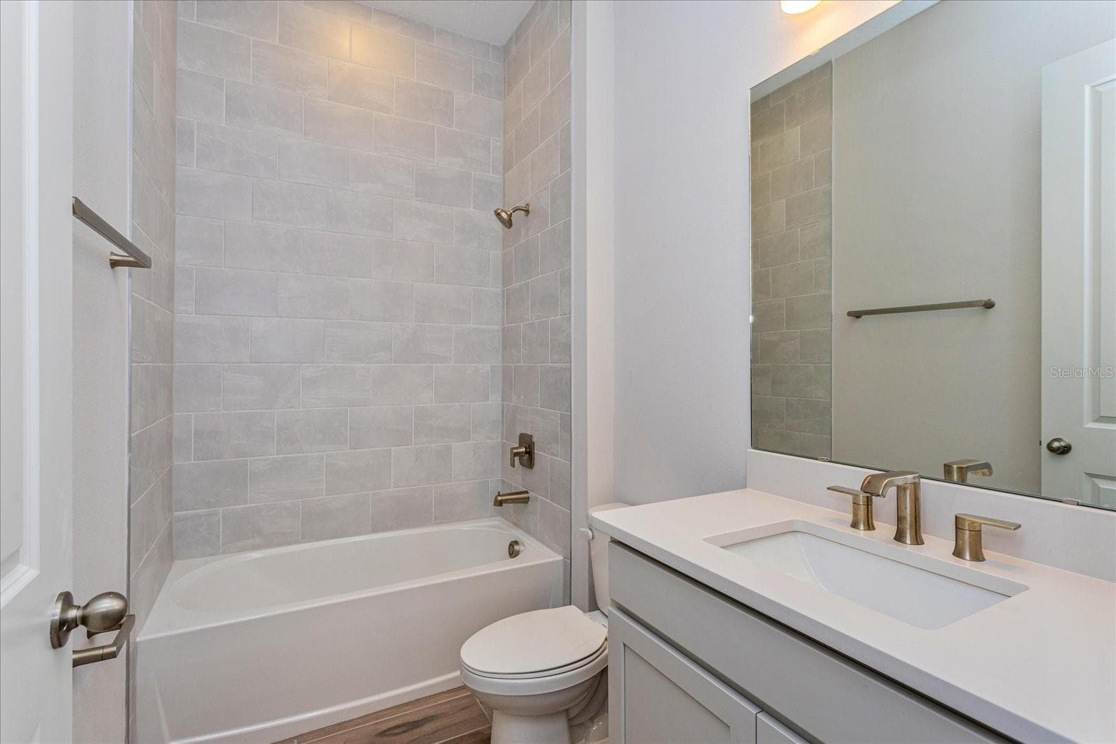 BATH - 10242 MEDAWAR ST, ORLANDO