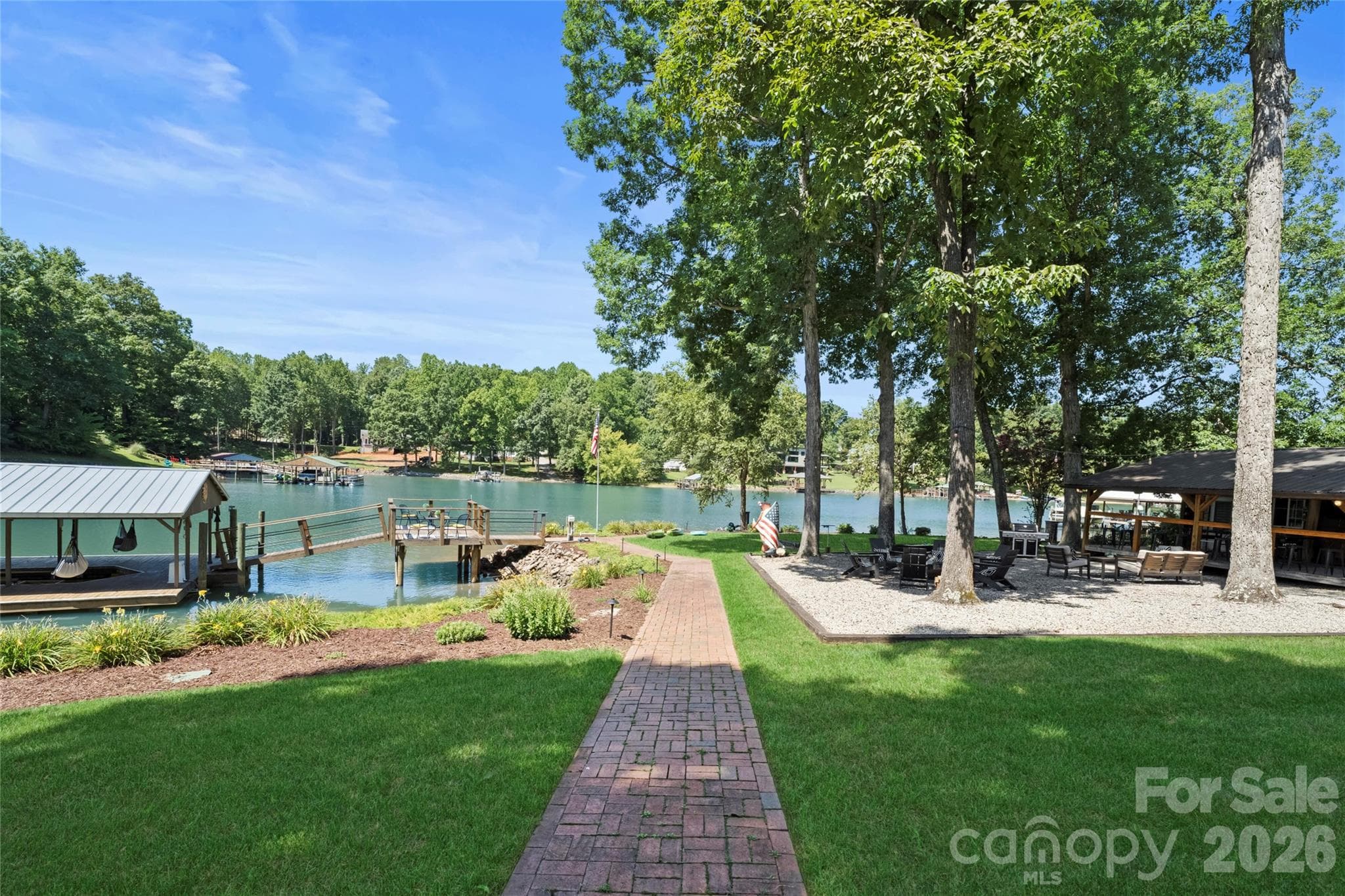 Single Family Residence at 114 Kilkee Lane, Mooresville, photo 11 of 36