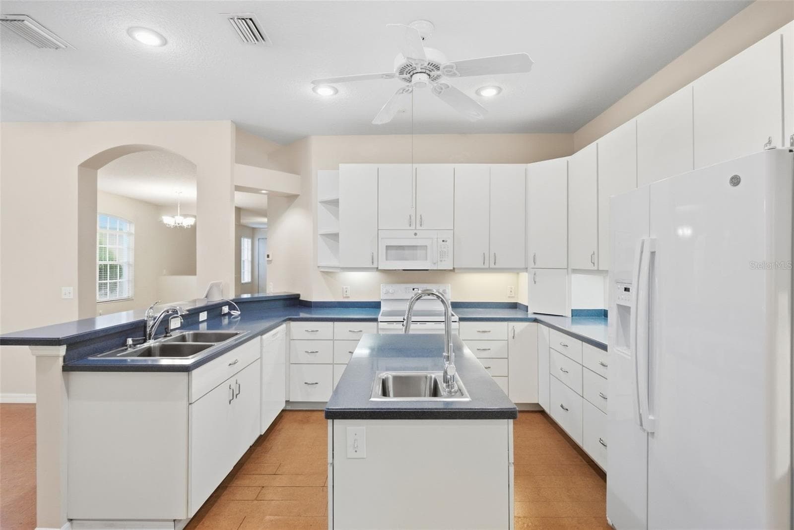 Villa at 19149 LAKE AUDUBON DR, TAMPA, photo 14 of 46