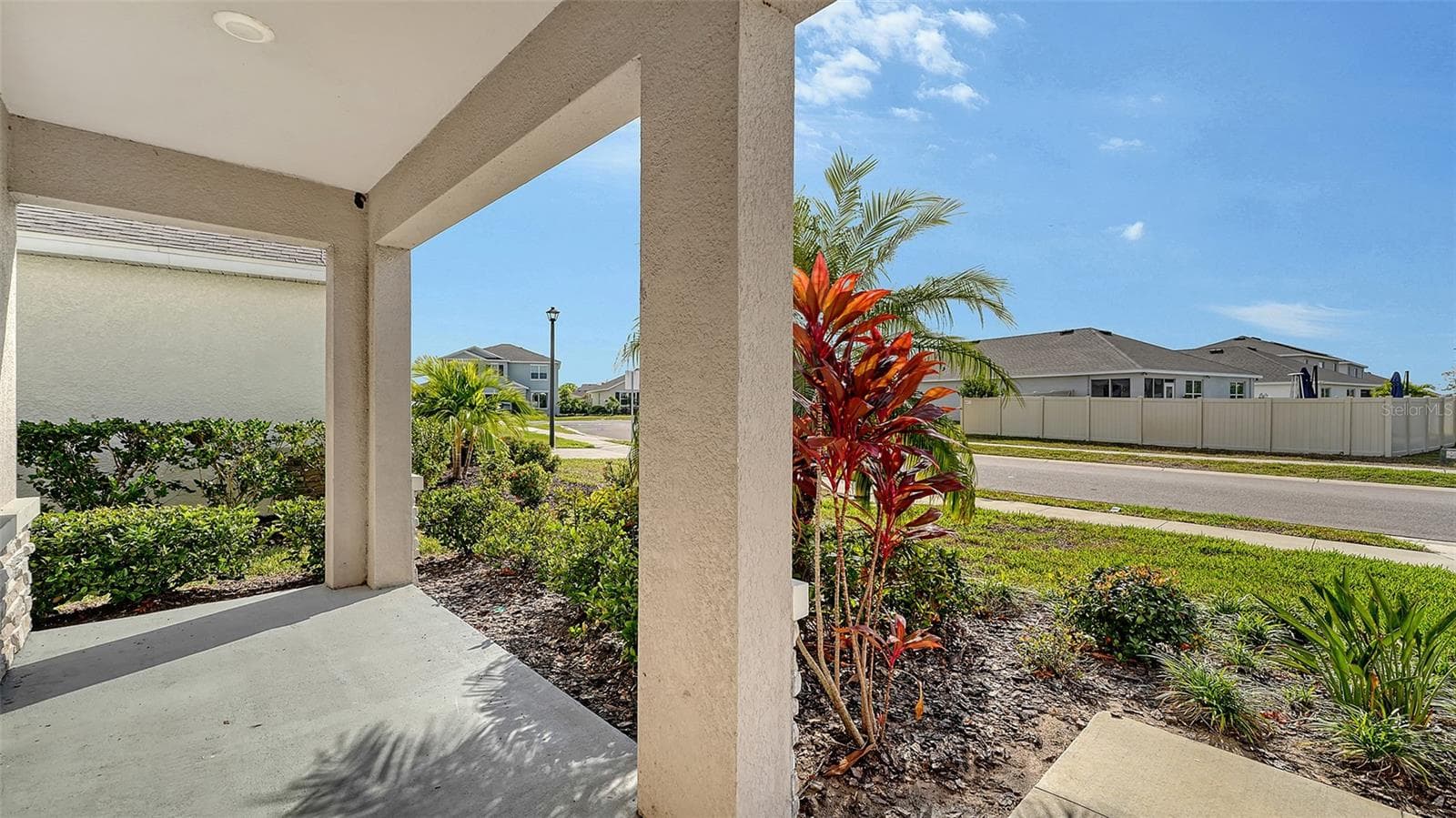 Single Family Residence at 17329 RESERVA DR, BRADENTON, photo 8 of 59