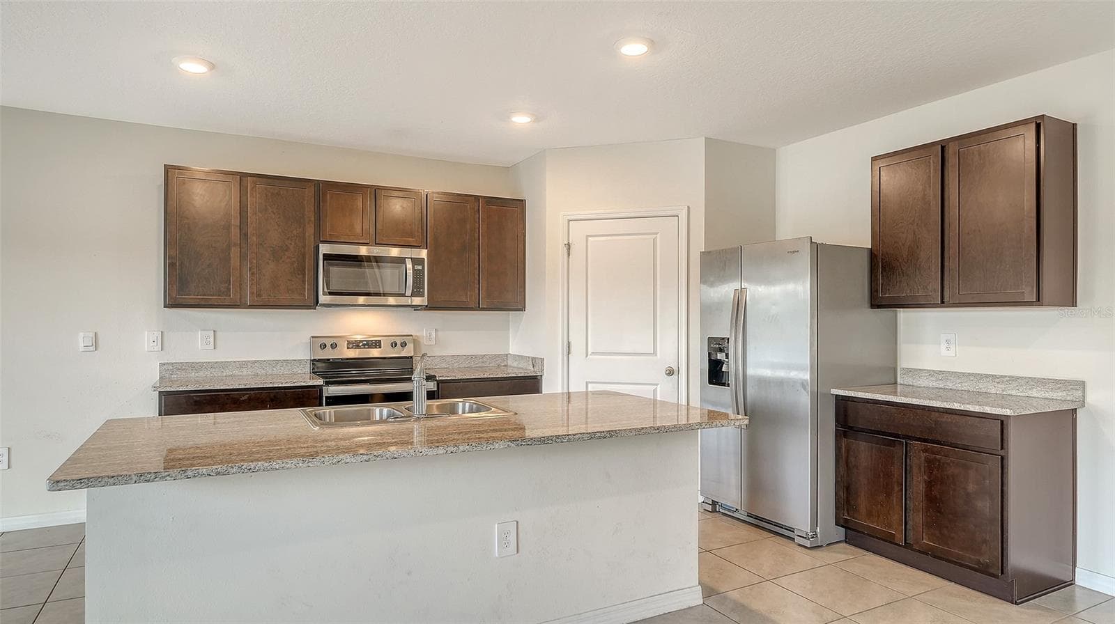 Single Family Residence at 17329 RESERVA DR, BRADENTON, photo 13 of 59