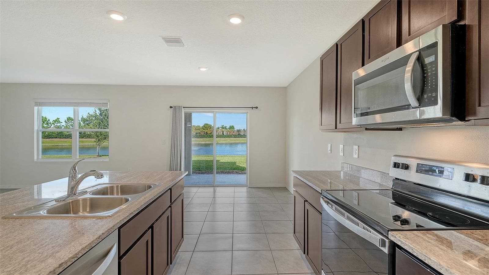 Single Family Residence at 17329 RESERVA DR, BRADENTON, photo 15 of 59