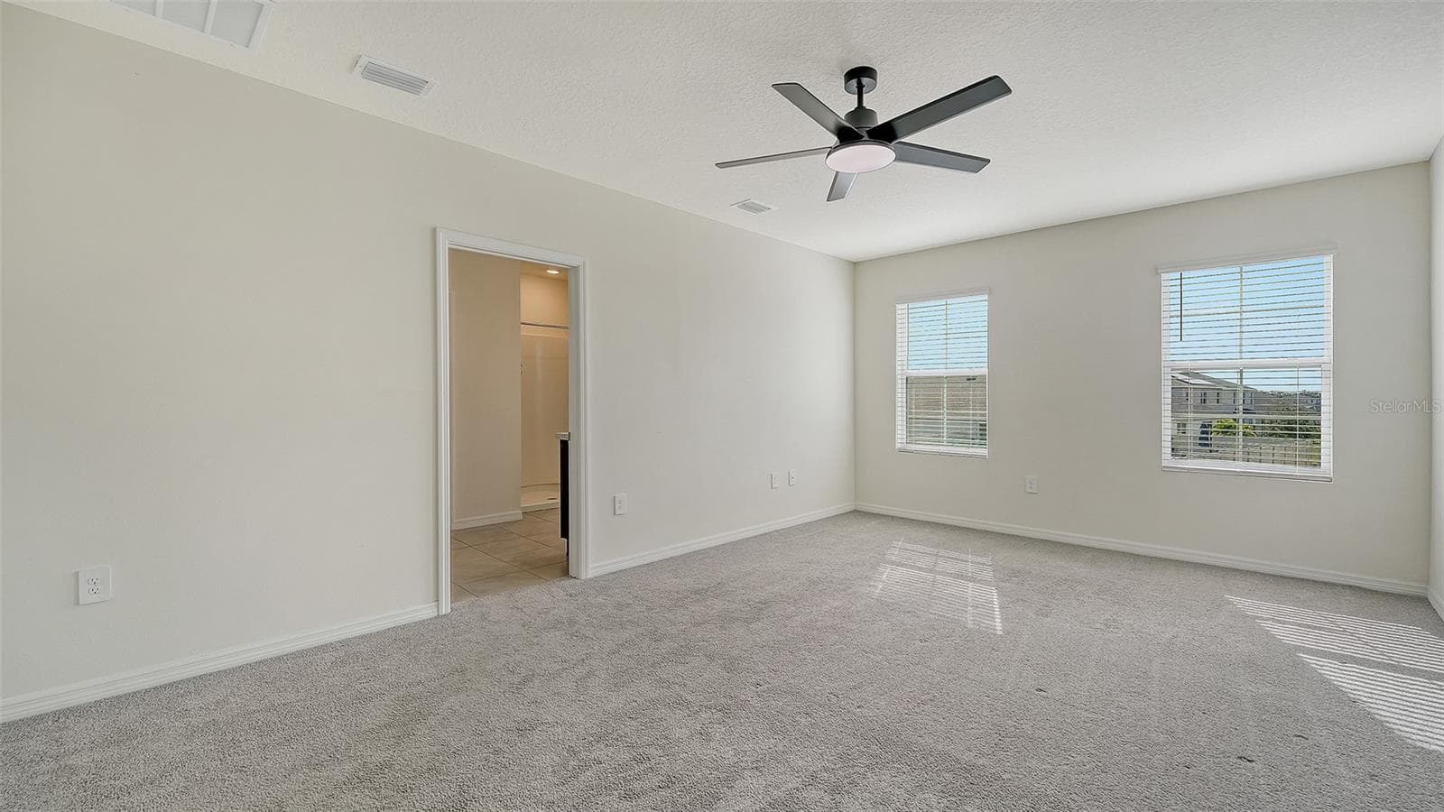 Single Family Residence at 17329 RESERVA DR, BRADENTON, photo 23 of 59