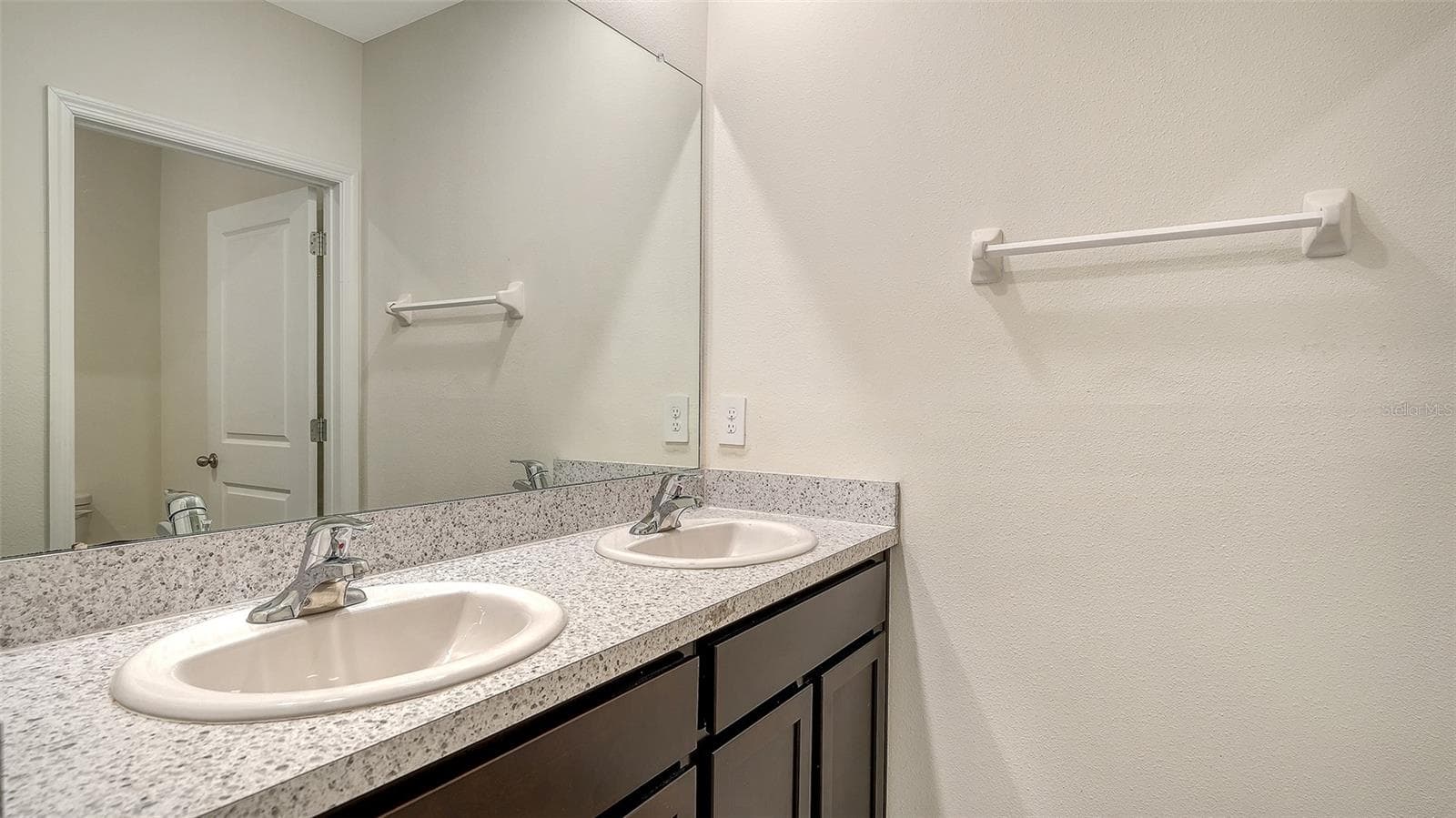 Single Family Residence at 17329 RESERVA DR, BRADENTON, photo 37 of 59