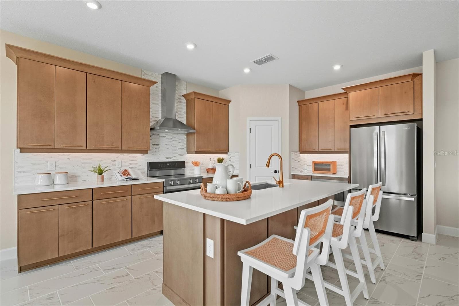 Waterbrooke Dahlia Model Kitchen - 2814 SWEET ACACIA DR, CLERMONT