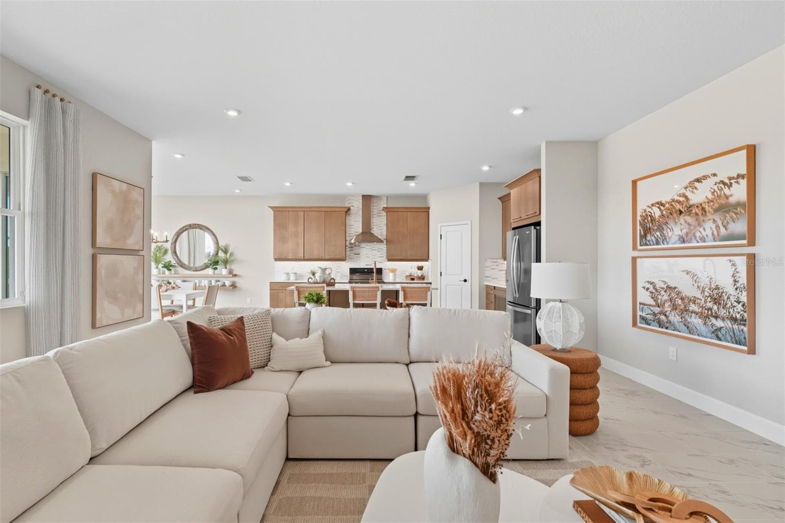 Waterbrooke Dahlia Model Great Room - 2814 SWEET ACACIA DR, CLERMONT