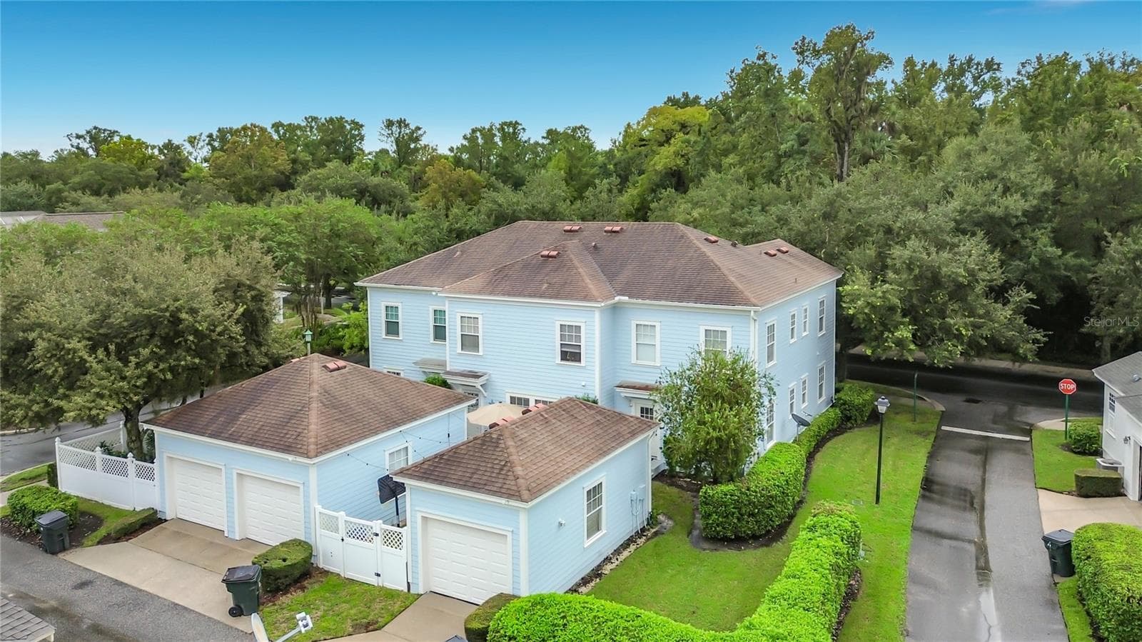 End unit with great side yard! - 1003 OLD BLUSH RD, CELEBRATION