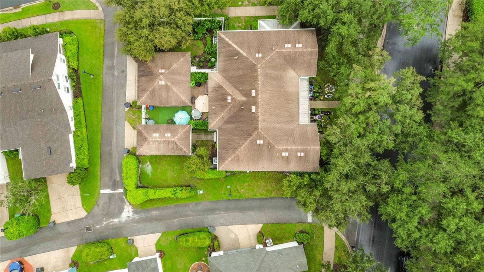 End unit with spacious yard - 1003 OLD BLUSH RD, CELEBRATION