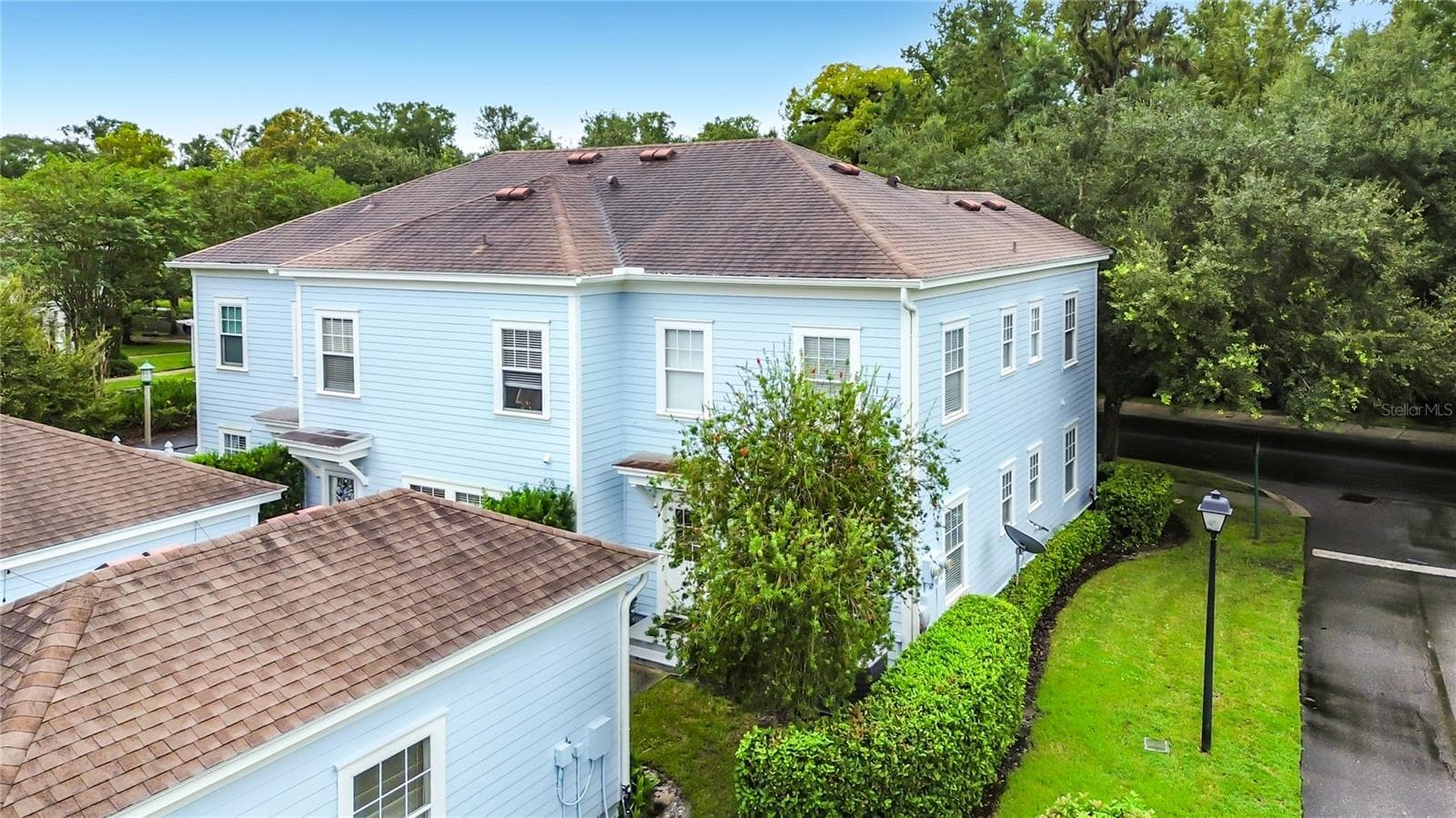 End unit with great side yard! - 1003 OLD BLUSH RD, CELEBRATION