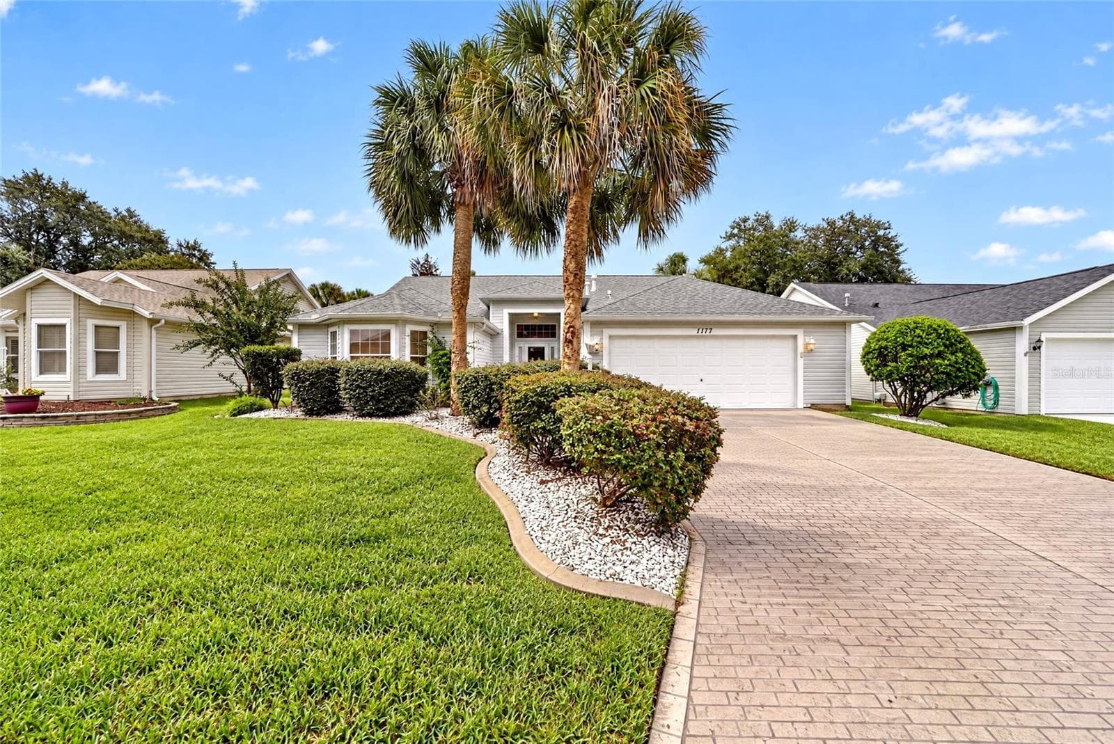 1177 OAK FOREST DR