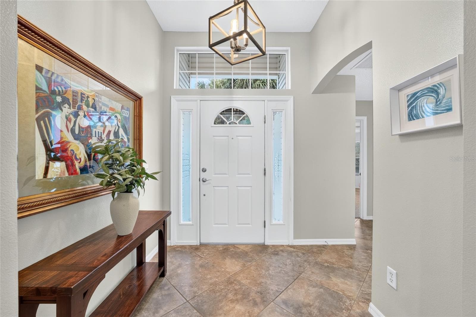 Foyer neutral paint - 1177 OAK FOREST DR, THE VILLAGES