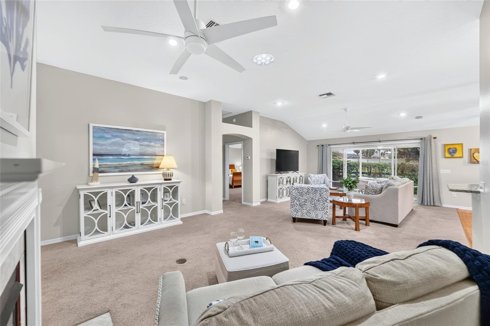 Generous sized Family Room - 1177 OAK FOREST DR, THE VILLAGES
