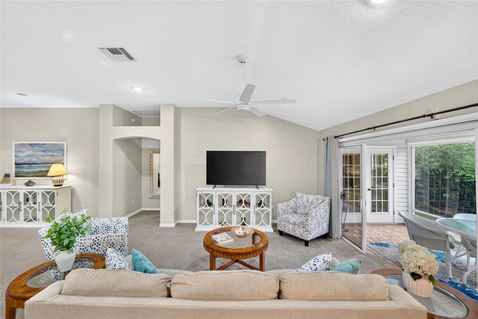 Space for all your furniture in this family room - 1177 OAK FOREST DR, THE VILLAGES