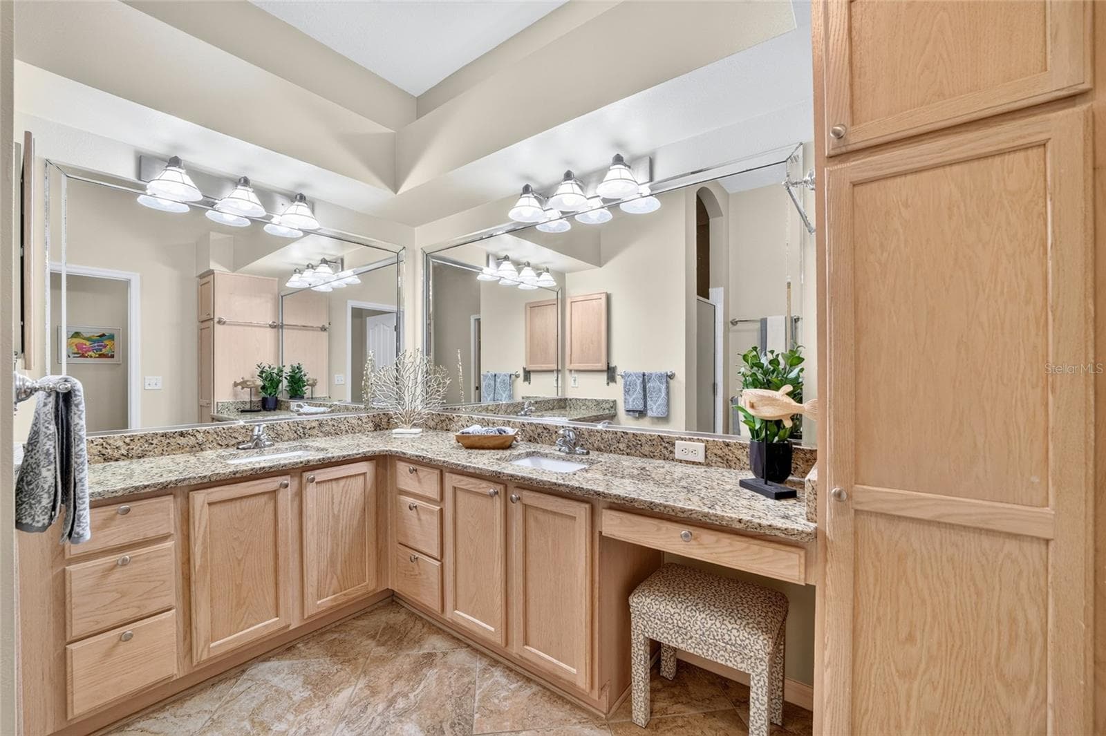 Primary Dual Vanities - 1177 OAK FOREST DR, THE VILLAGES