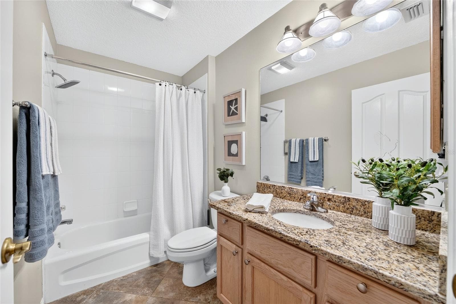 Guest Bath - 1177 OAK FOREST DR, THE VILLAGES