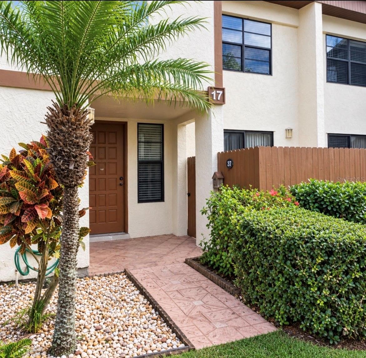 9209 SEMINOLE BLVD #17