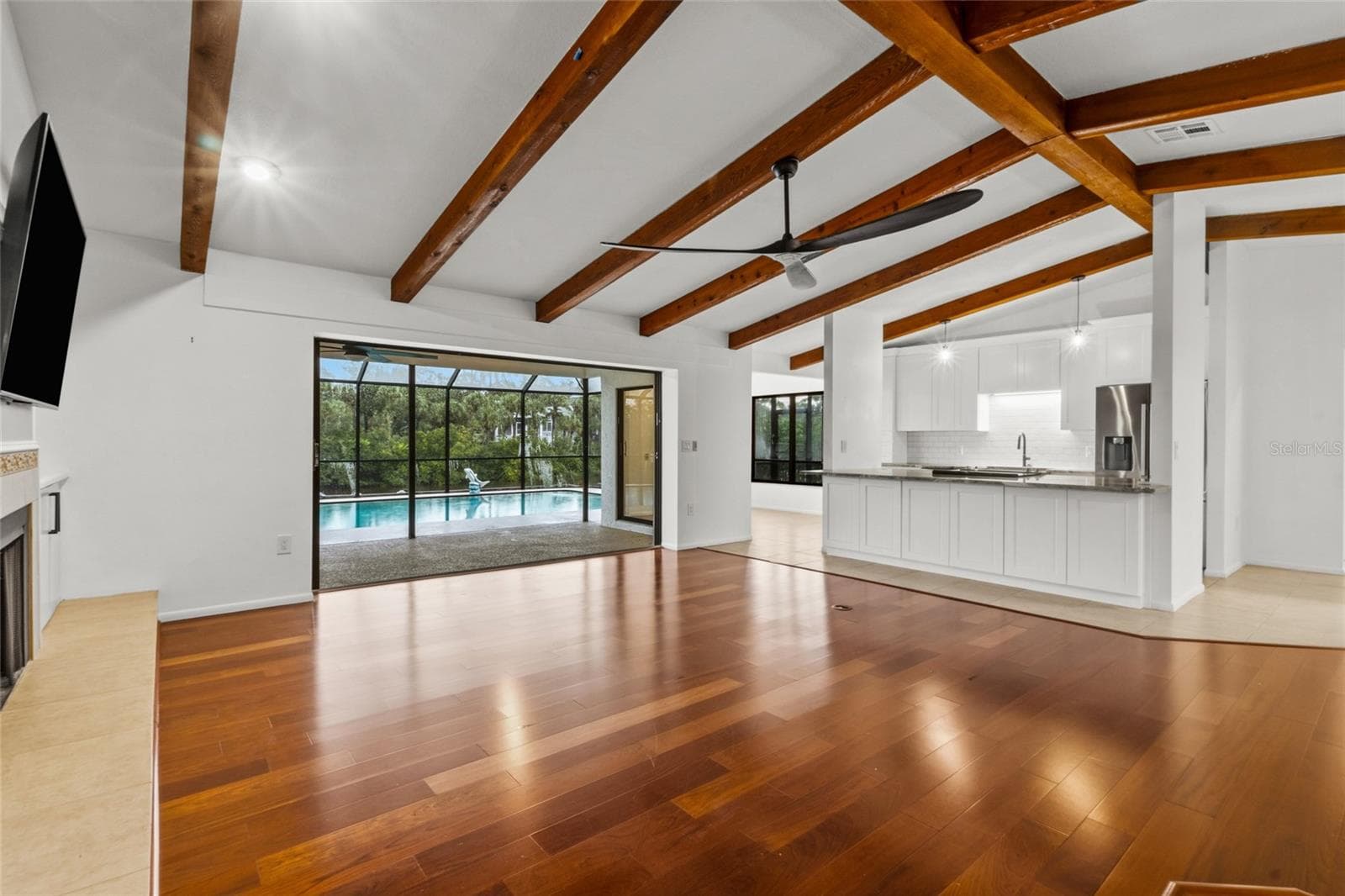 Single Family Residence at 5424 AMERICA DR, SARASOTA, photo 4 of 36