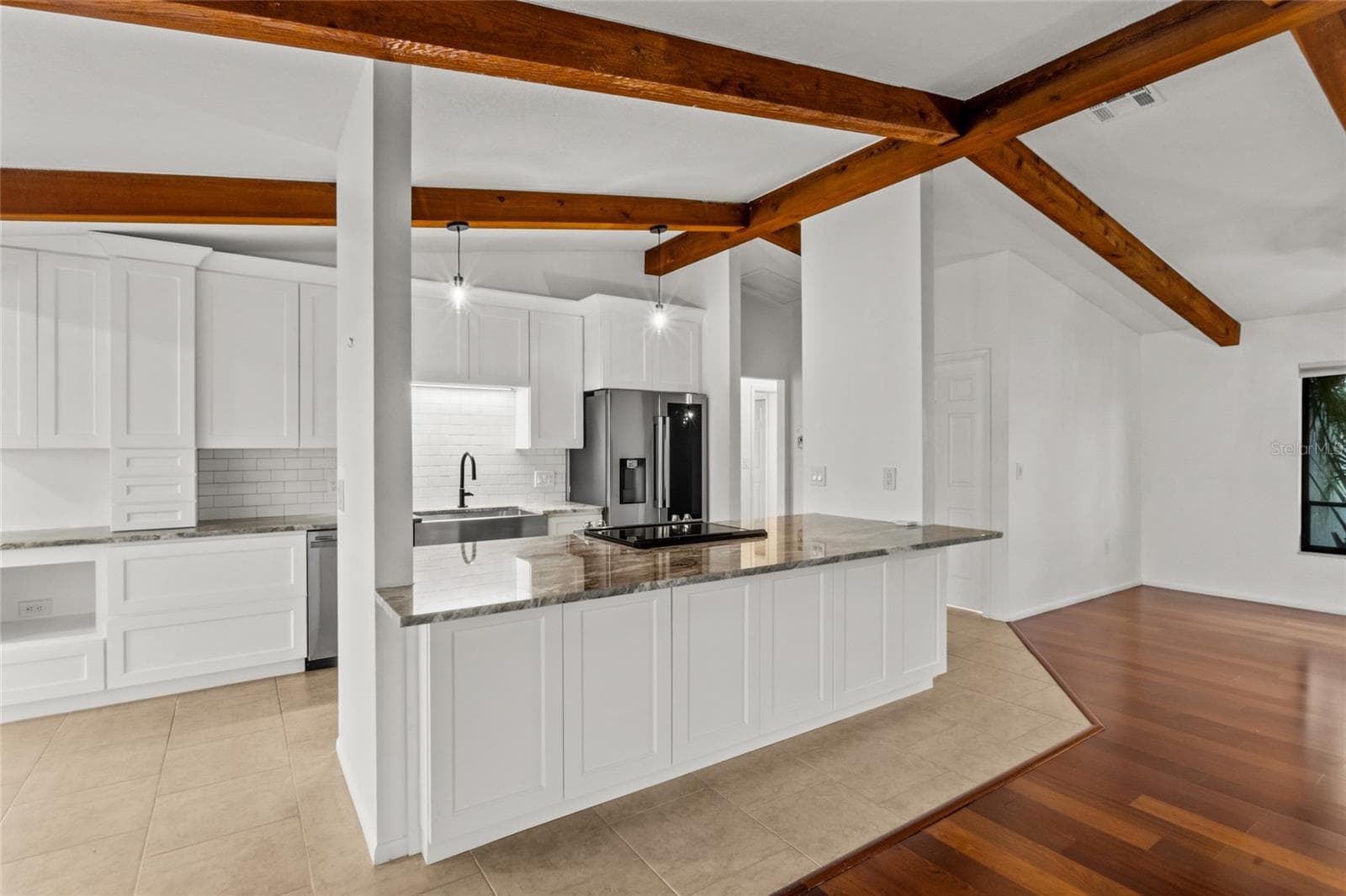 Single Family Residence at 5424 AMERICA DR, SARASOTA, photo 9 of 36