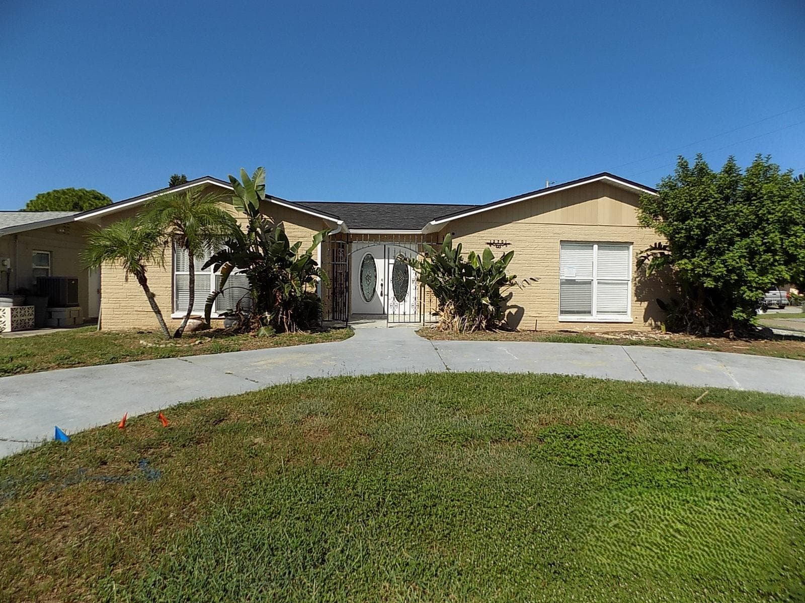 13701 GARRIS DR