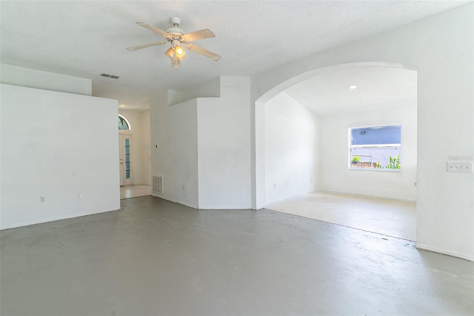 Single Family Residence at 183 OSPREY HEIGHTS DR, WINTER HAVEN, photo 3 of 27