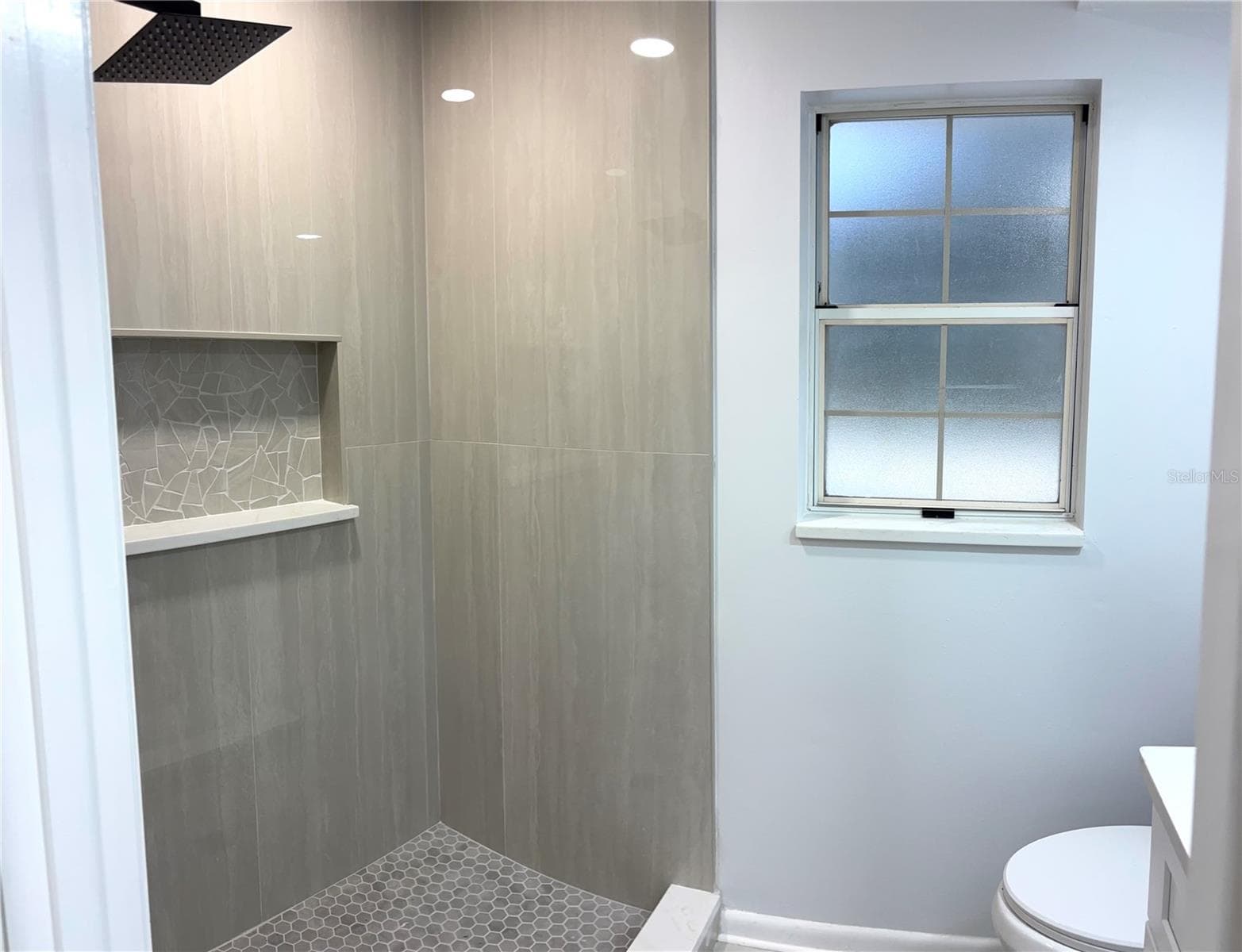 shower bath #3 - 235 S LEE ST, BEVERLY HILLS