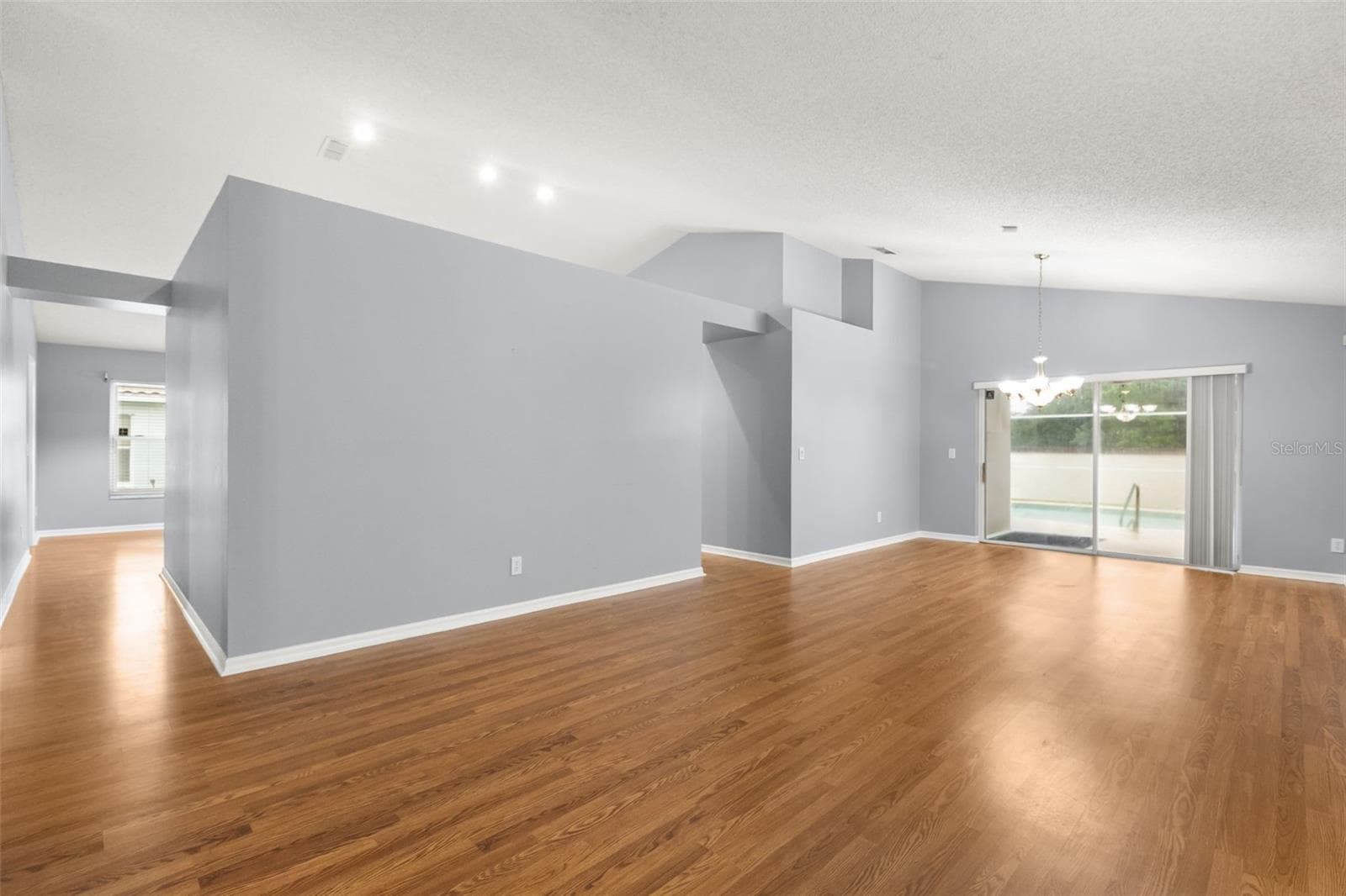 Living and dining without furniture - 755 VIA MILANO, APOPKA
