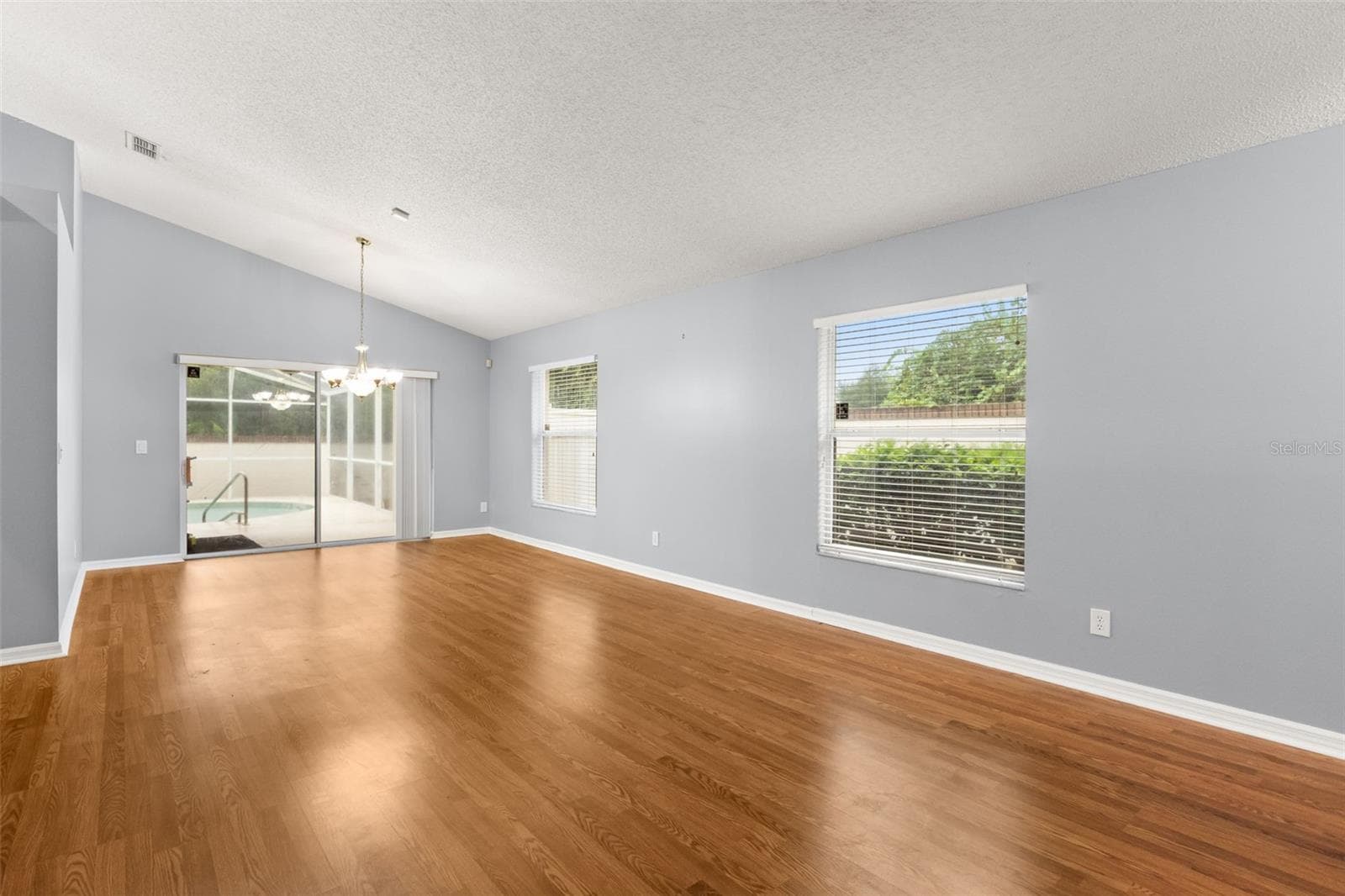 Living and Dining combo - 755 VIA MILANO, APOPKA