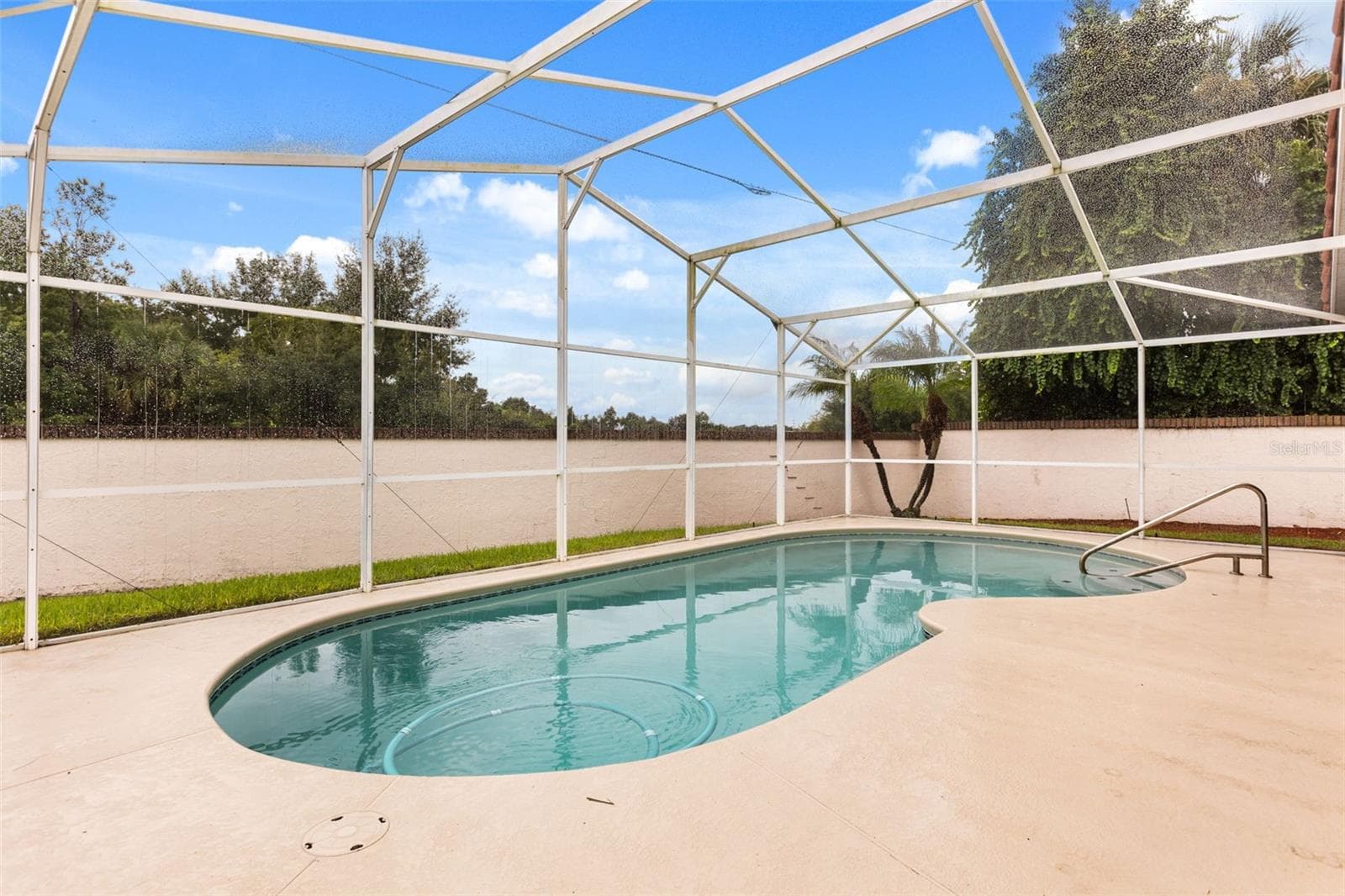 Completely fenced and private yard - 755 VIA MILANO, APOPKA