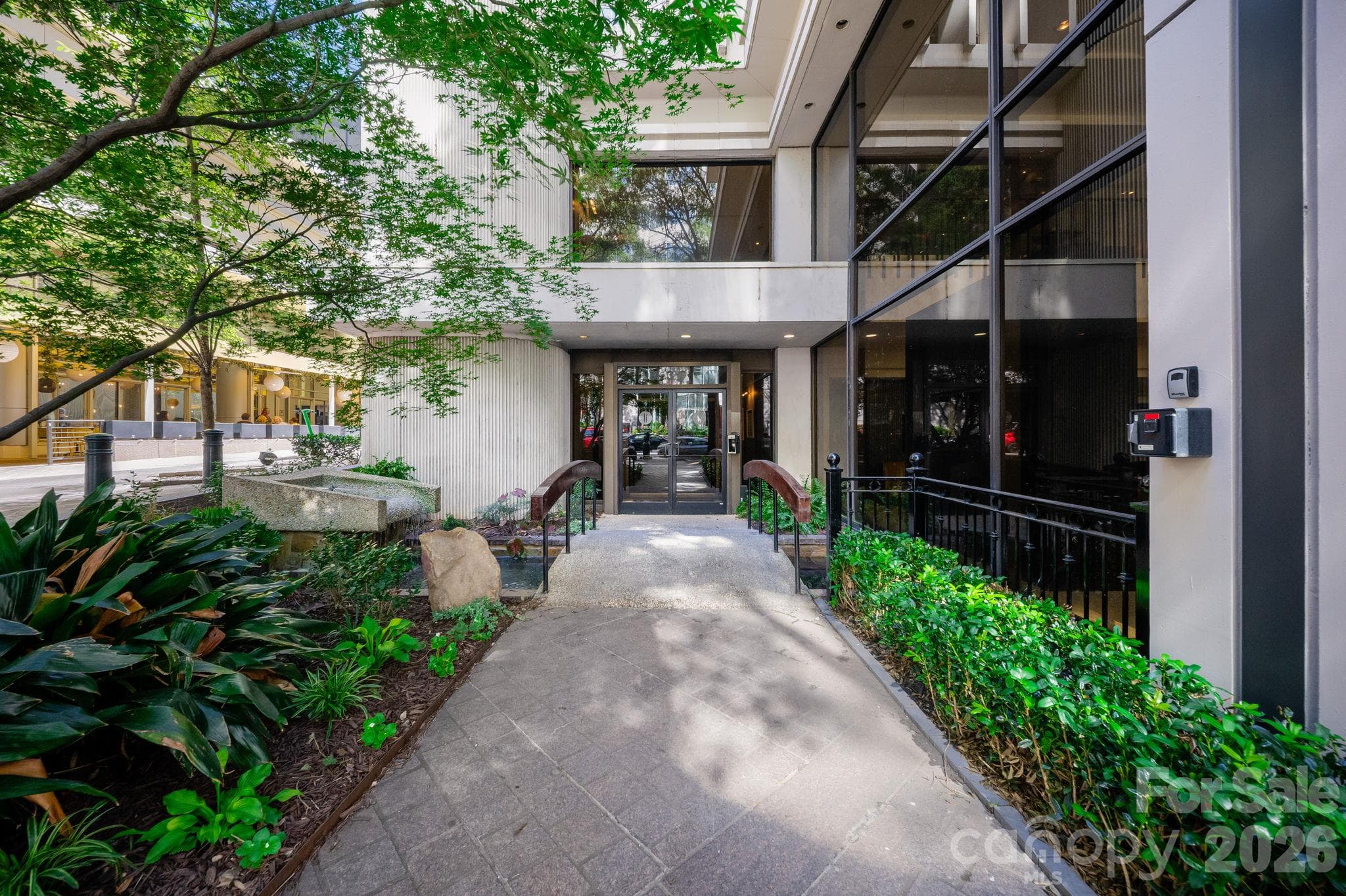 Condominium at 139 Tryon Street, Charlotte, photo 6 of 41