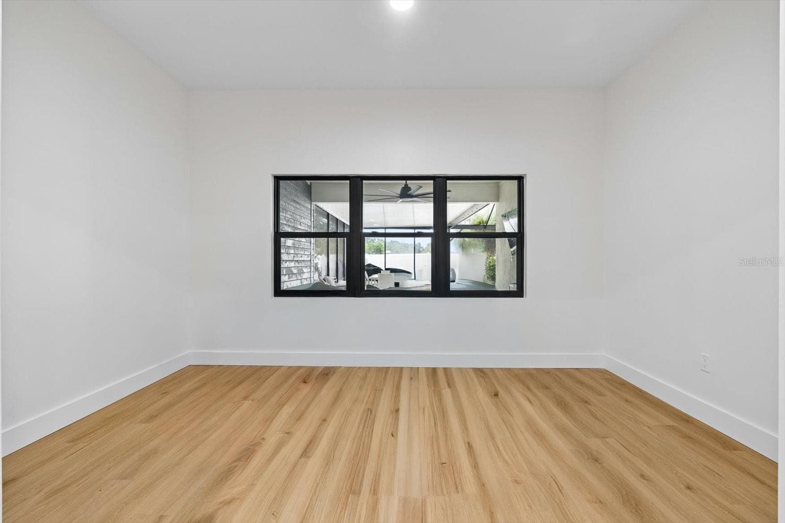 Office - 2432 INDIAN AVE, BELLEAIR BLUFFS