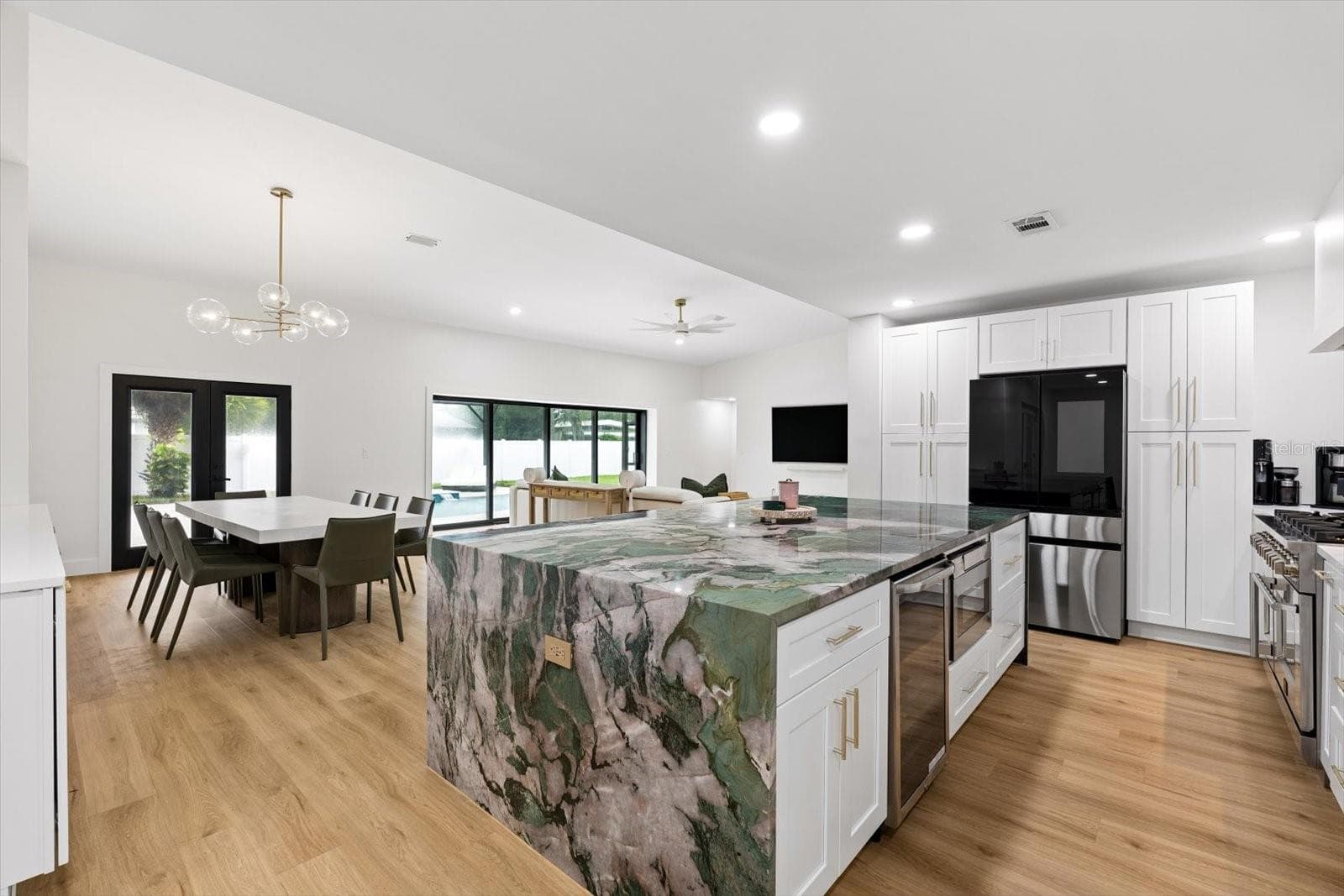 Single Family Residence at 2432 INDIAN AVE, BELLEAIR BLUFFS, photo 14 of 67