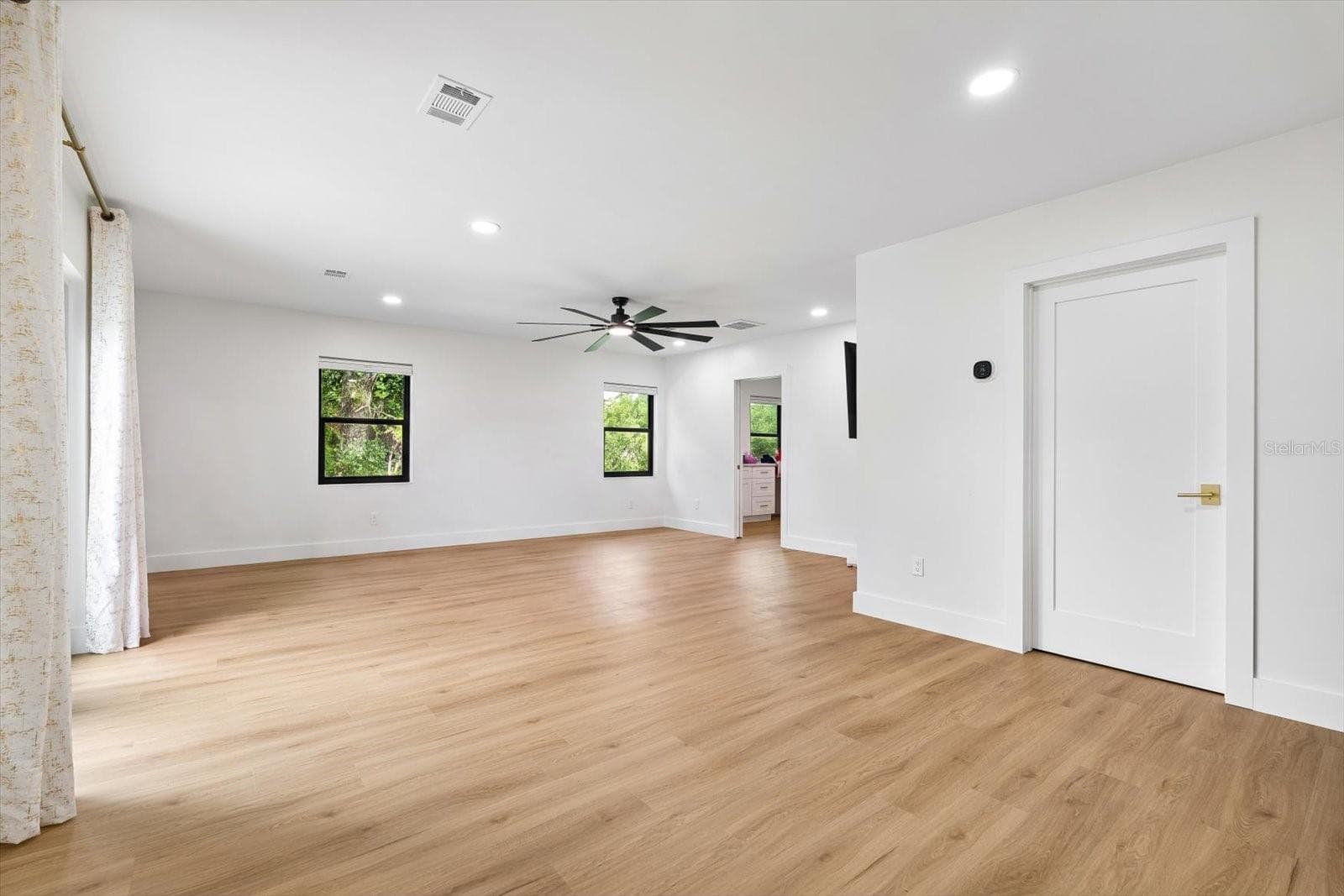 Primary Suite - 2432 INDIAN AVE, BELLEAIR BLUFFS