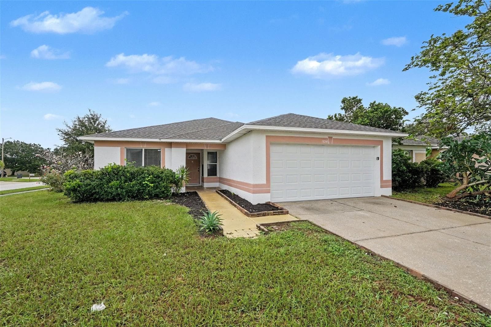 Single Family Residence at 13245 PRESTWICK DR, RIVERVIEW, photo 2 of 19