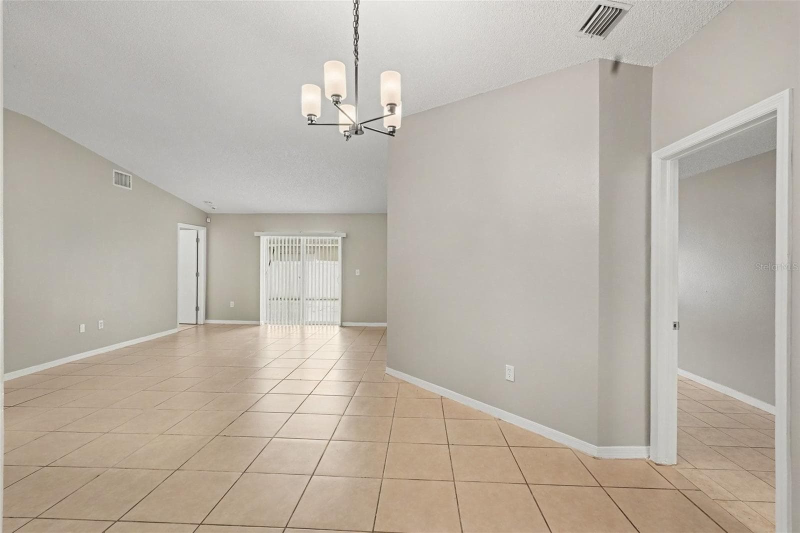 Single Family Residence at 13245 PRESTWICK DR, RIVERVIEW, photo 5 of 19