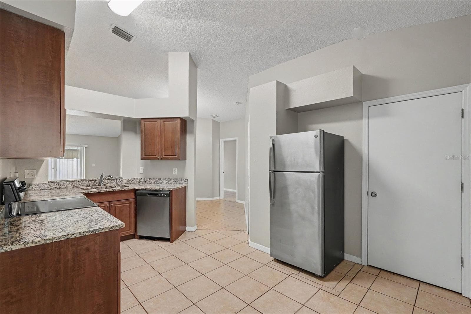 Single Family Residence at 13245 PRESTWICK DR, RIVERVIEW, photo 7 of 19