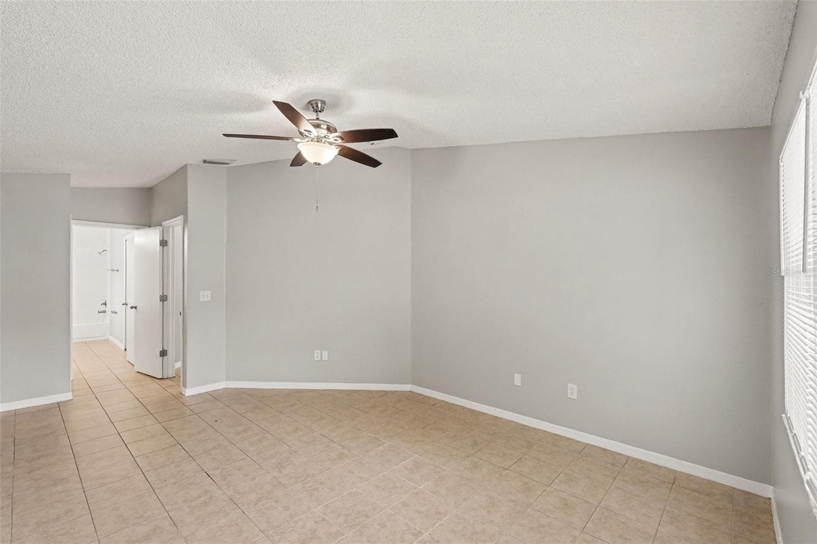 Single Family Residence at 13245 PRESTWICK DR, RIVERVIEW, photo 9 of 19