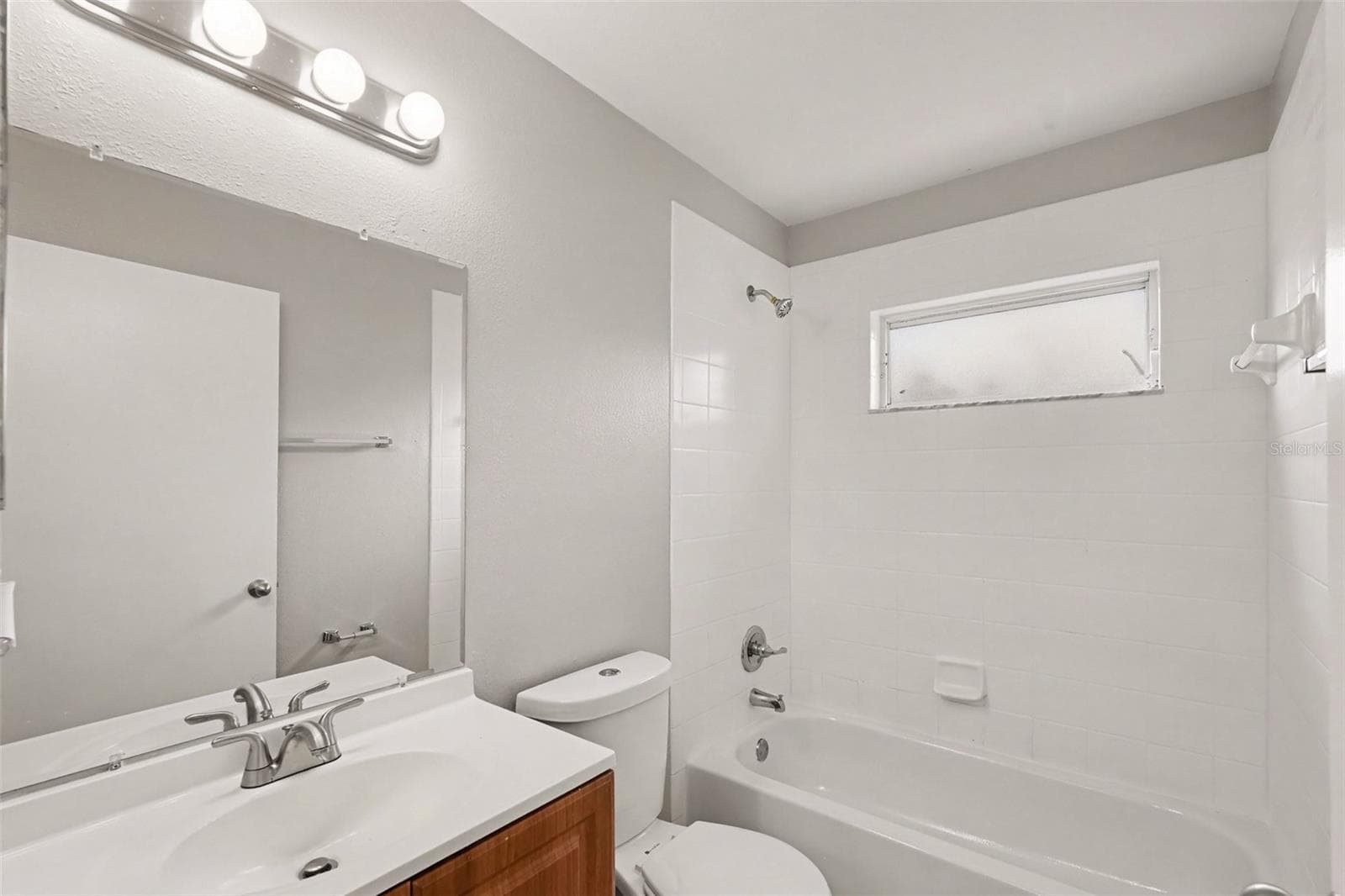 Single Family Residence at 13245 PRESTWICK DR, RIVERVIEW, photo 16 of 19