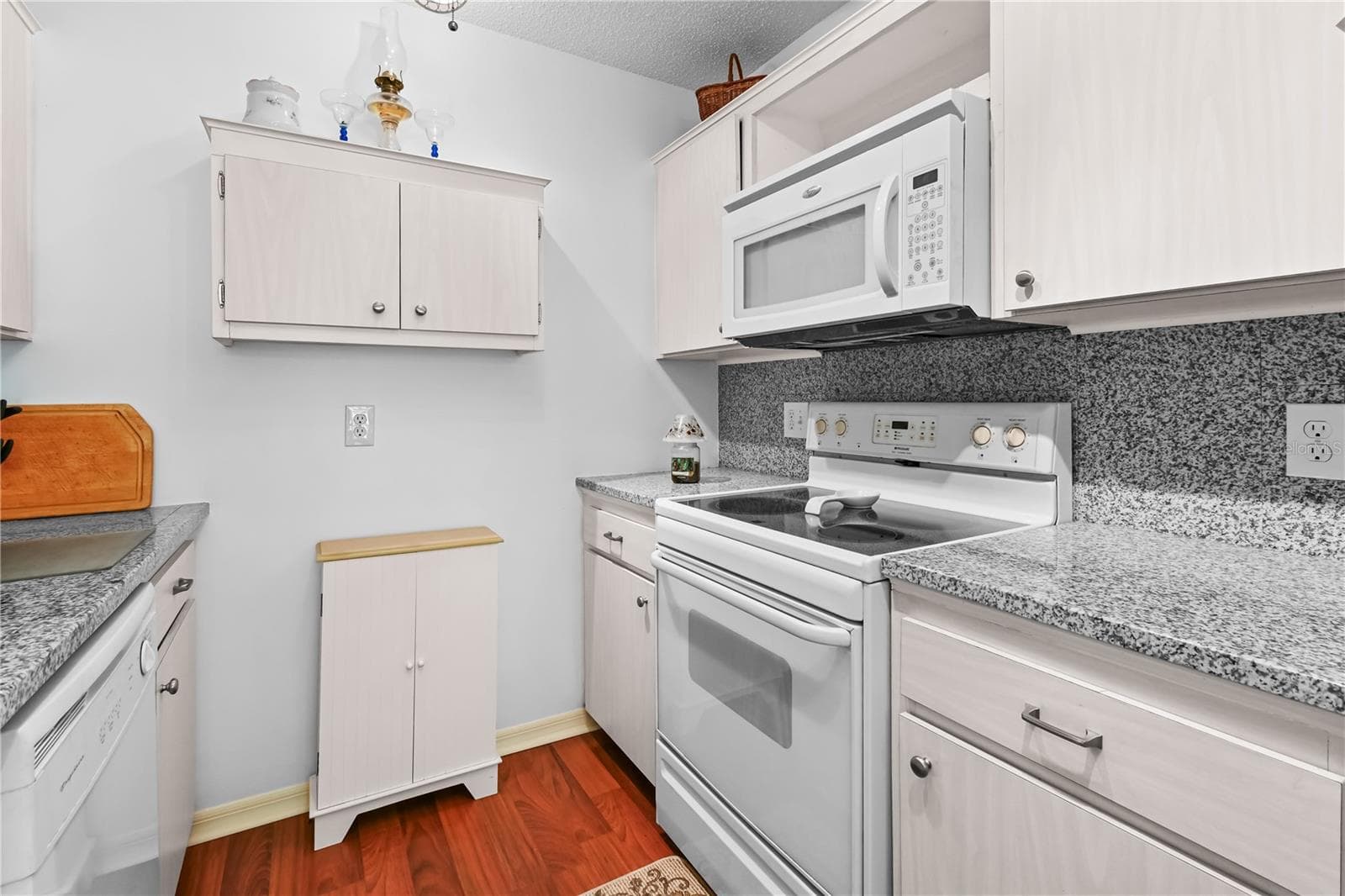 Condominium at 2346 GAINESBOROUGH LOOP #211, SUN CITY CENTER, photo 11 of 54