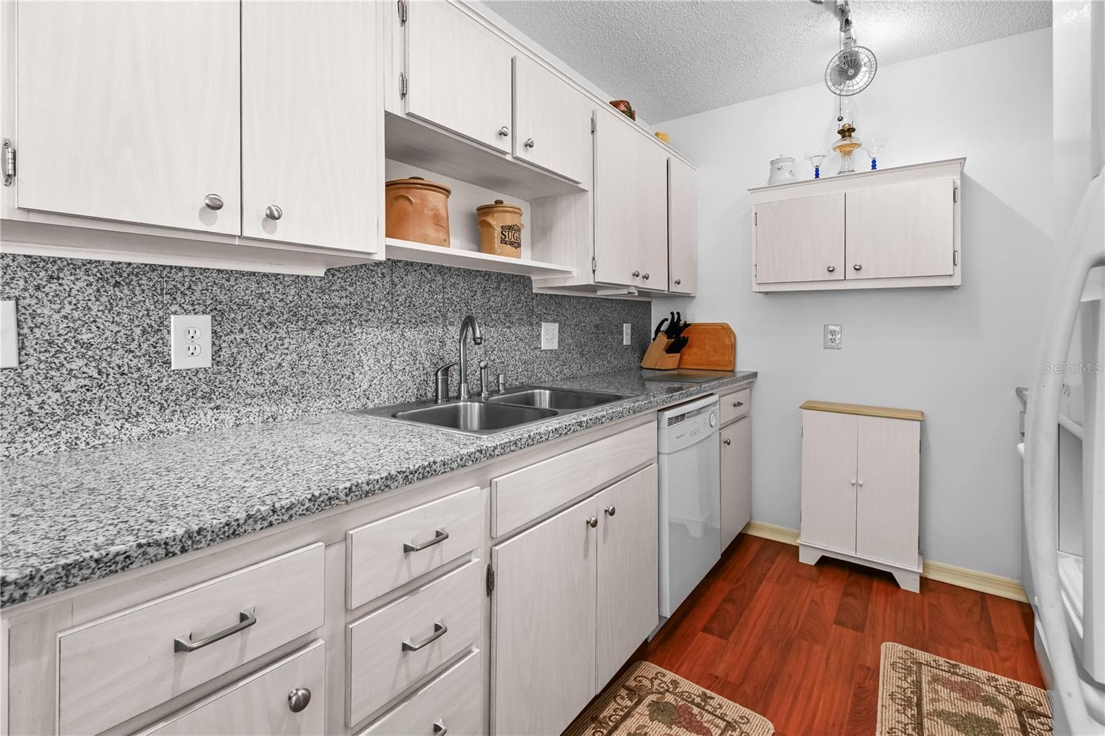 Condominium at 2346 GAINESBOROUGH LOOP #211, SUN CITY CENTER, photo 12 of 54