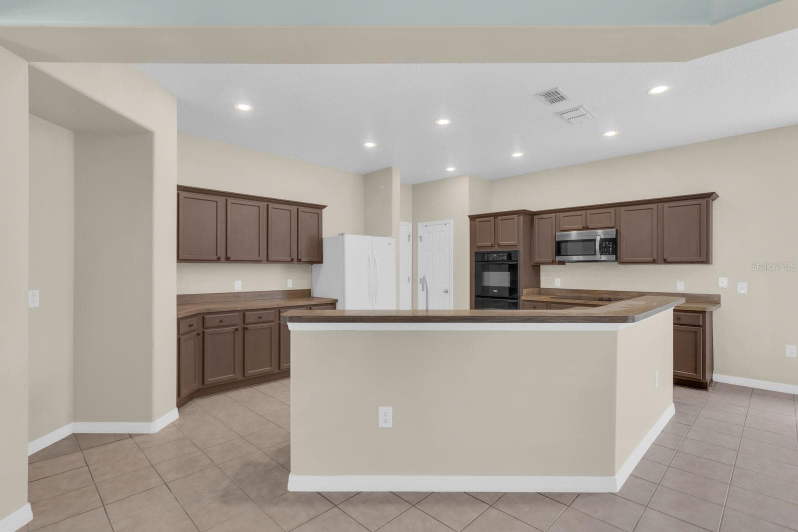 Single Family Residence at 4830 STONE ACRES CIR, ST CLOUD, photo 12 of 57