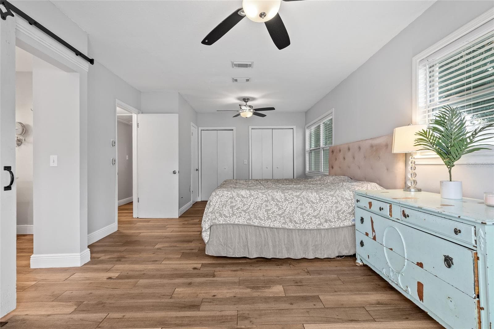 Single Family Residence at 5618 31ST AVE N, ST PETERSBURG, photo 26 of 41