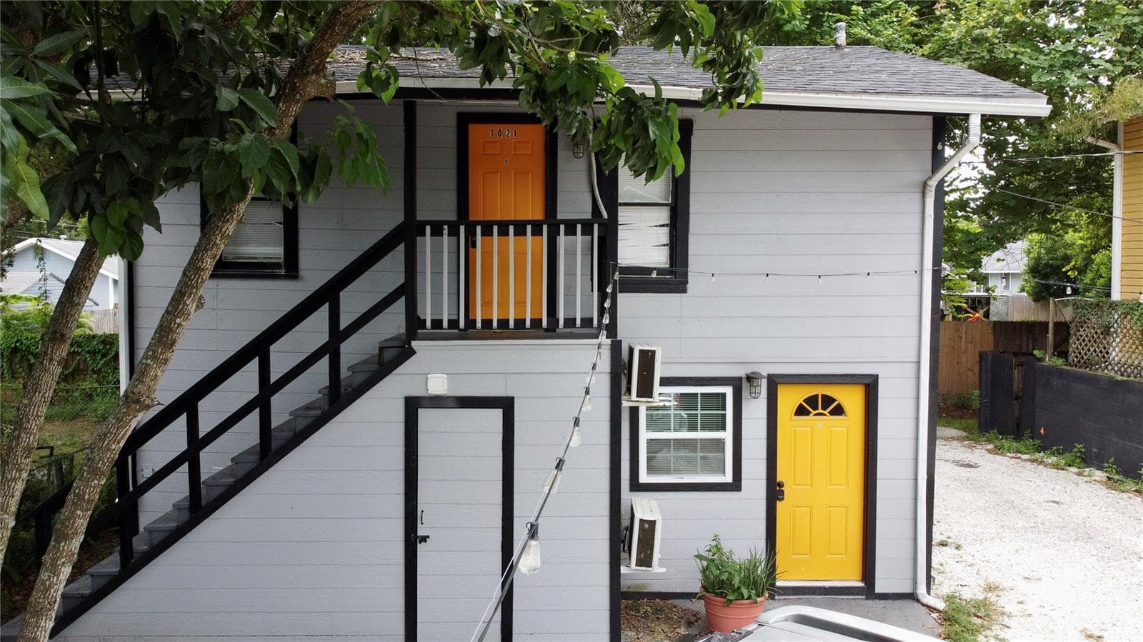 Triplex at 1021 E CAYUGA ST, TAMPA, photo 4 of 39