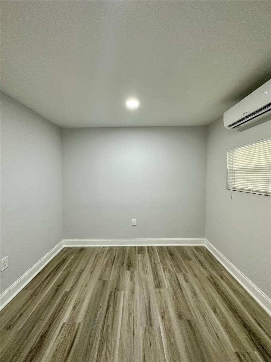 Triplex at 1021 E CAYUGA ST, TAMPA, photo 31 of 39