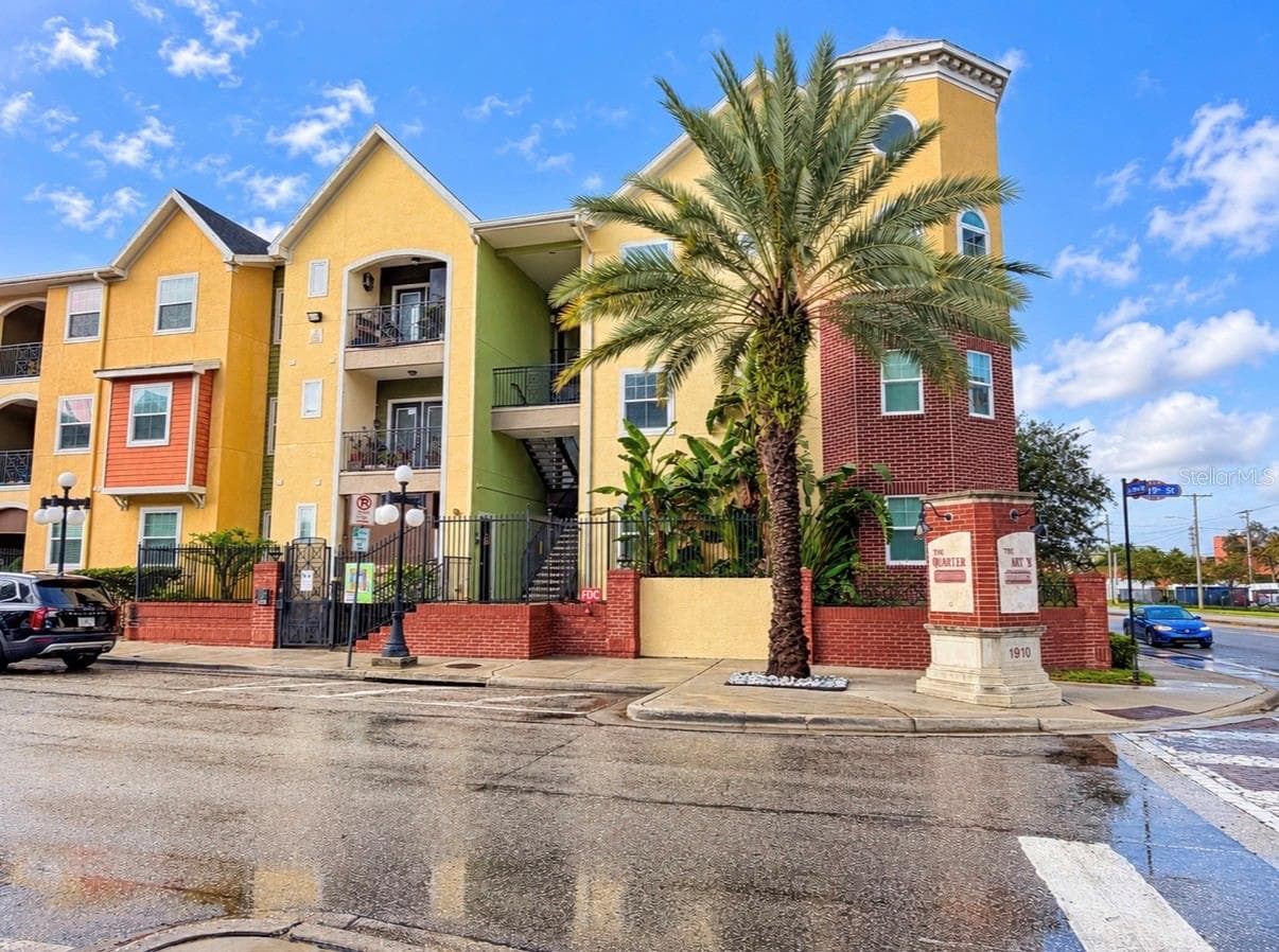 1910 E PALM AVE #8106